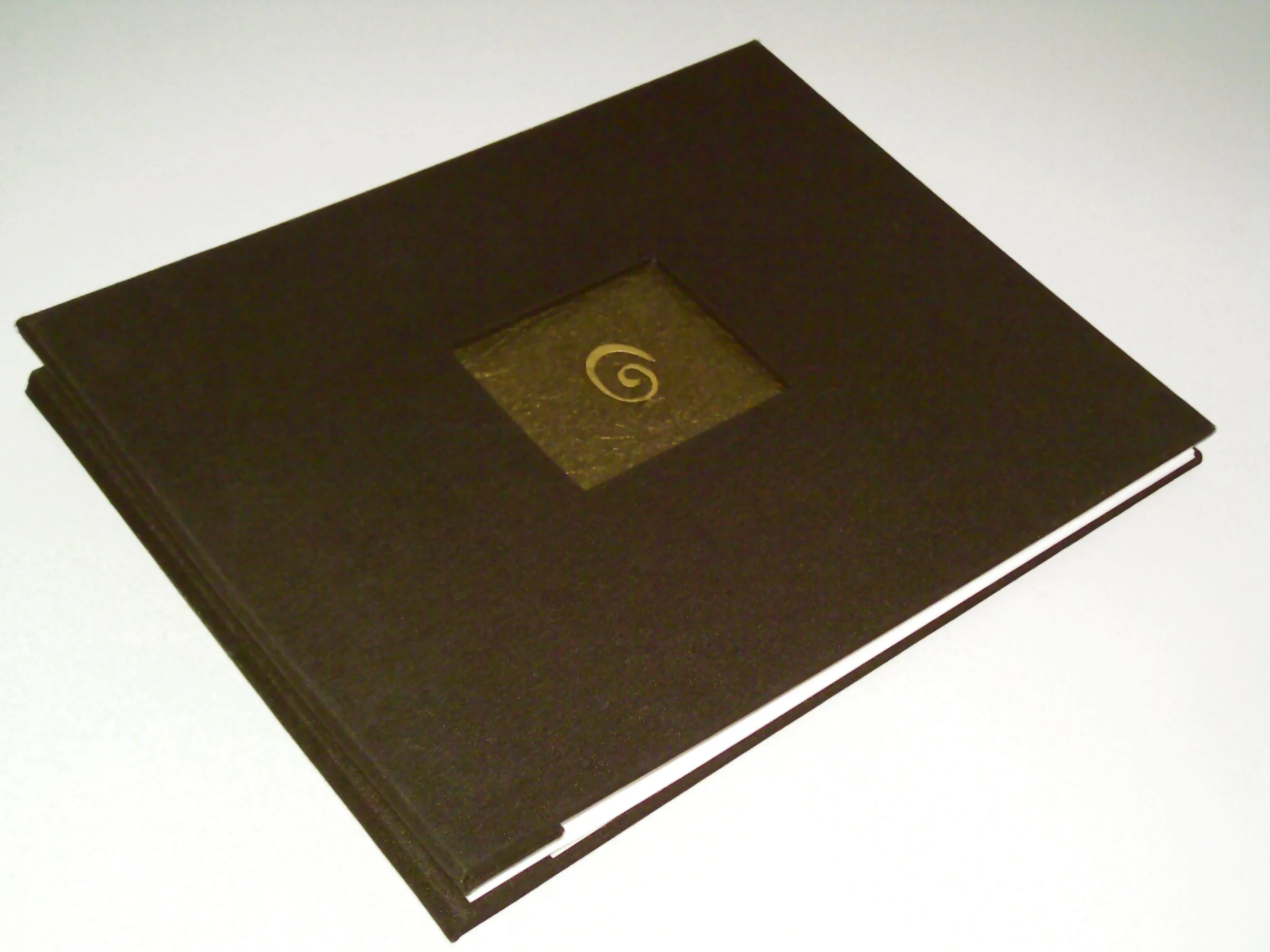 26 Urban Chic, Apparel Store Vision Book
