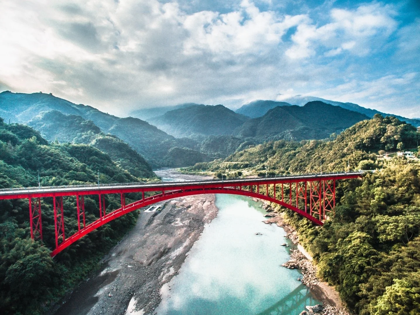 Bridging the gap - strategic leadership, on demand.