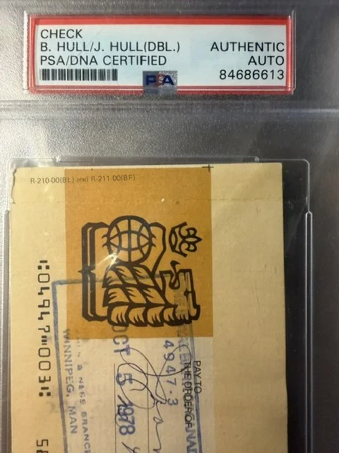 Bobby Hull Signed Vintage Check - PSA/DNA Certified