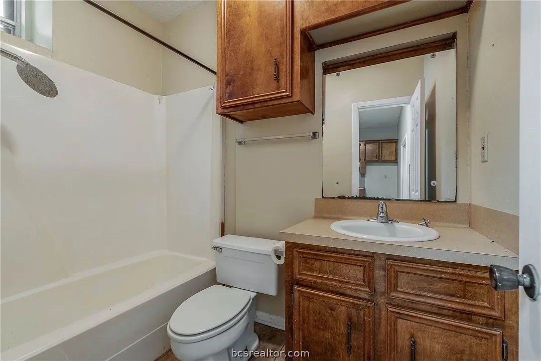 Walton Before - Garage bath.webp