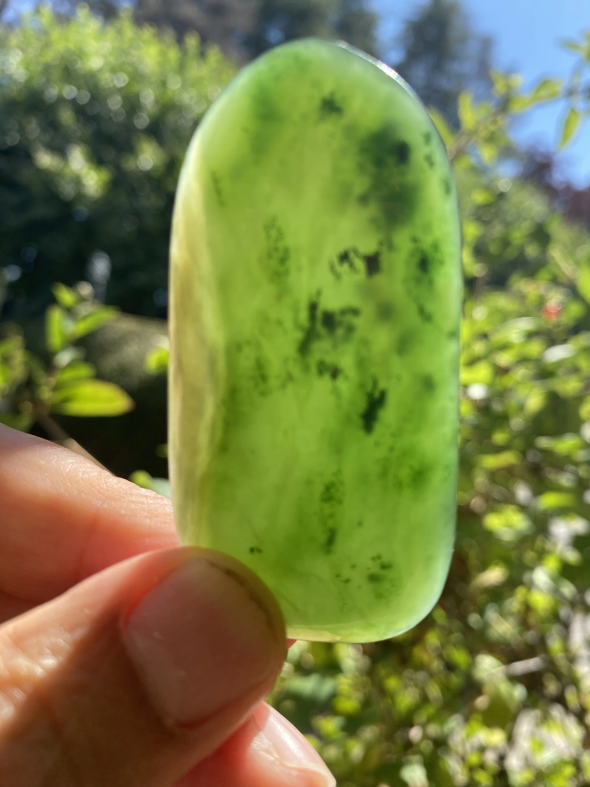 Handcrafted Leaf BC Chrome Jade Worry Stone – Premium Translucent Green Pocket Stone