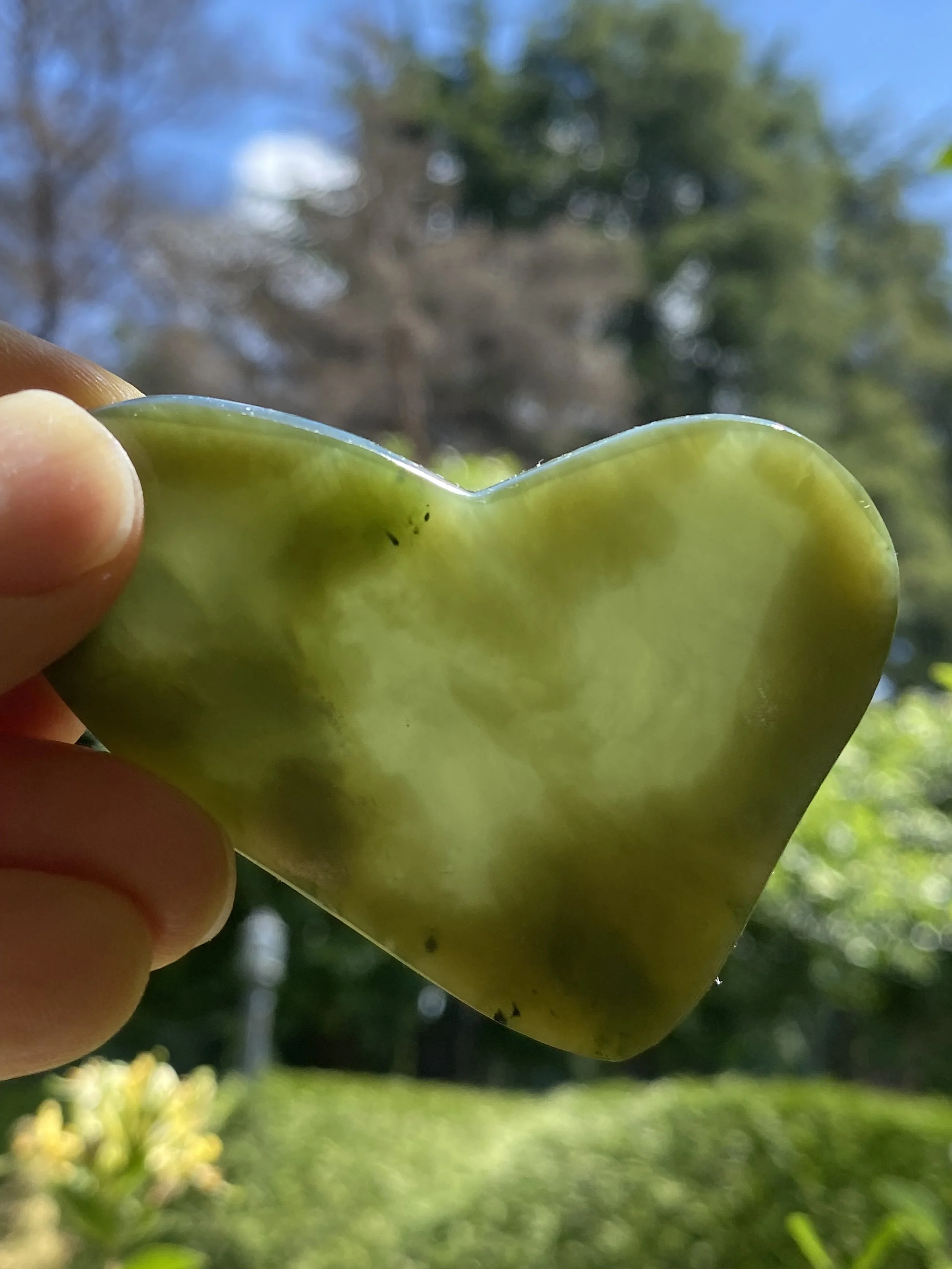 Hand-Carved Canadian BC Jade worry Stone for Anxiety Relief & Meditation_heart shape nephrite