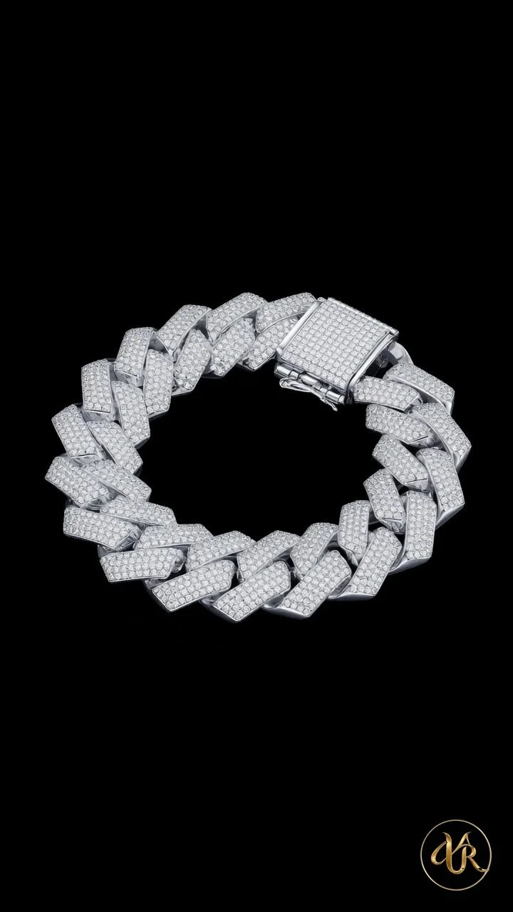 04_broadway_bracelet_white_gold_with_logo.jpg