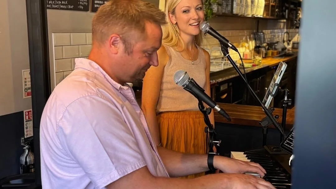 We had such a fun night playing at APR&Eacute;S @charlieandgingercoffee on Friday. Really the best atmosphere there, just love it!! Was so nice to see so many people out, enjoying some music, a drink and a catch up together at the end of a busy week.