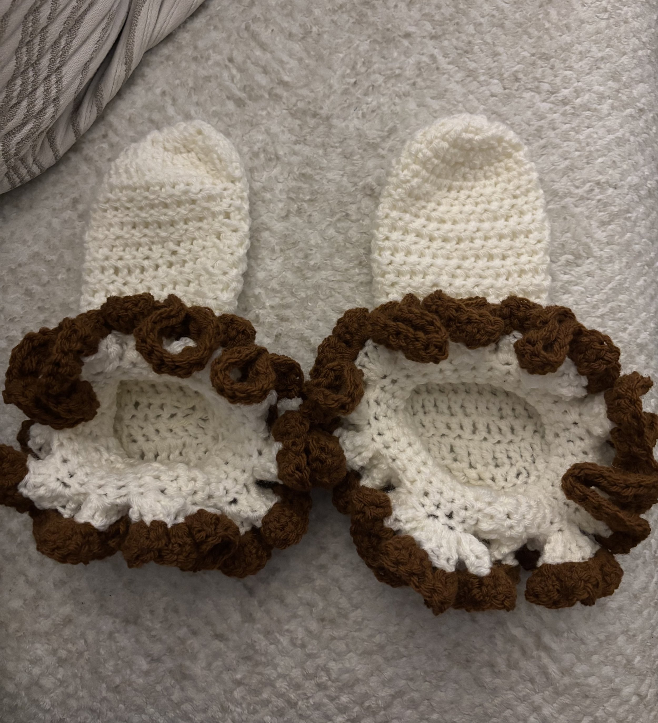 Women socks with ruffles