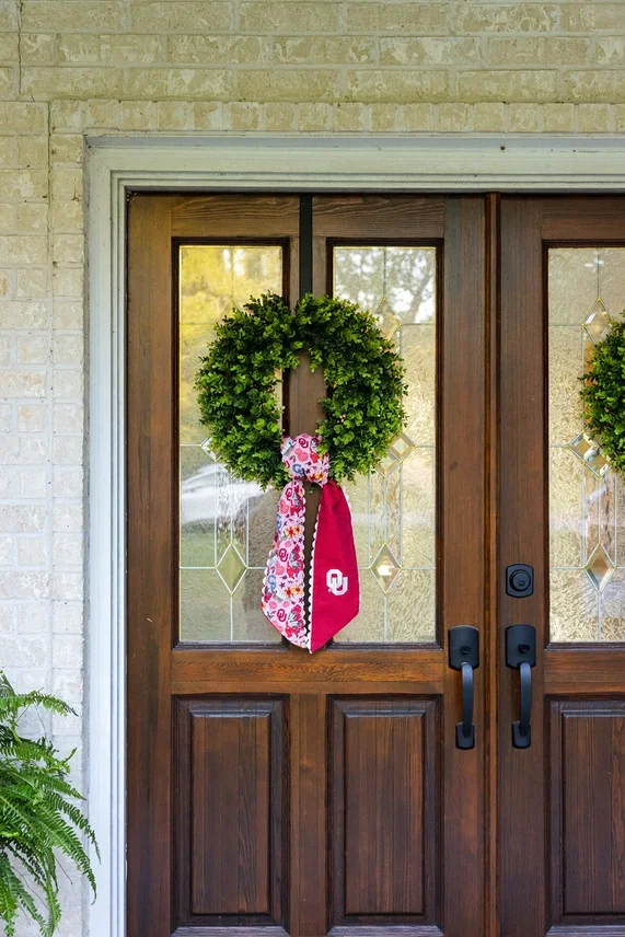 wreathwithbow.webp