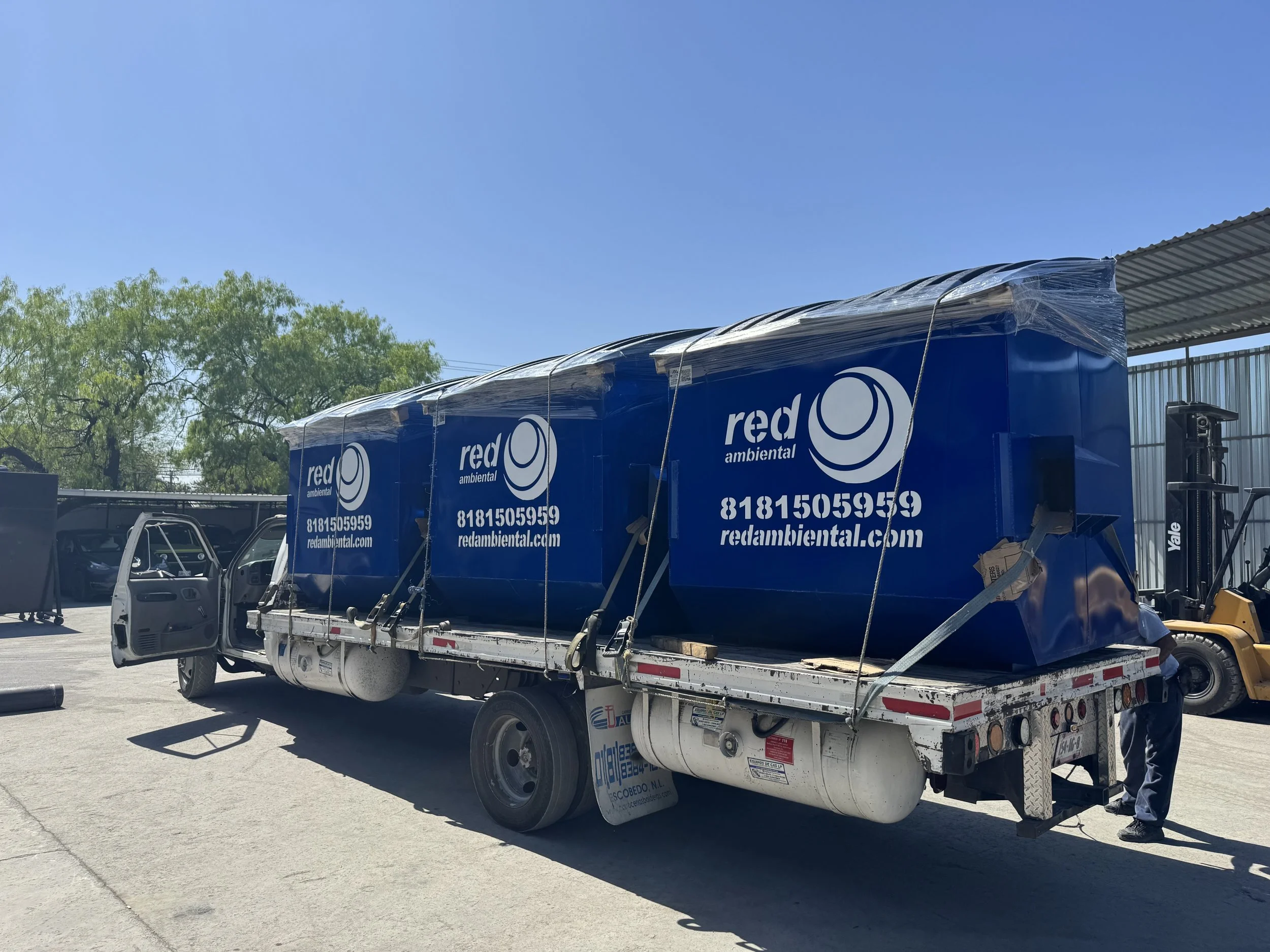 CONTENEDORES EN ACERO PARA LA RECOLECCION DE BASURA PARA LA EMPRESA RED AMBIENTAL.