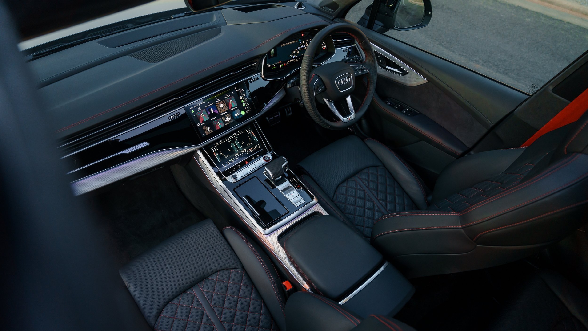 Audi+SQ7+%2814+of+19%29.jpg