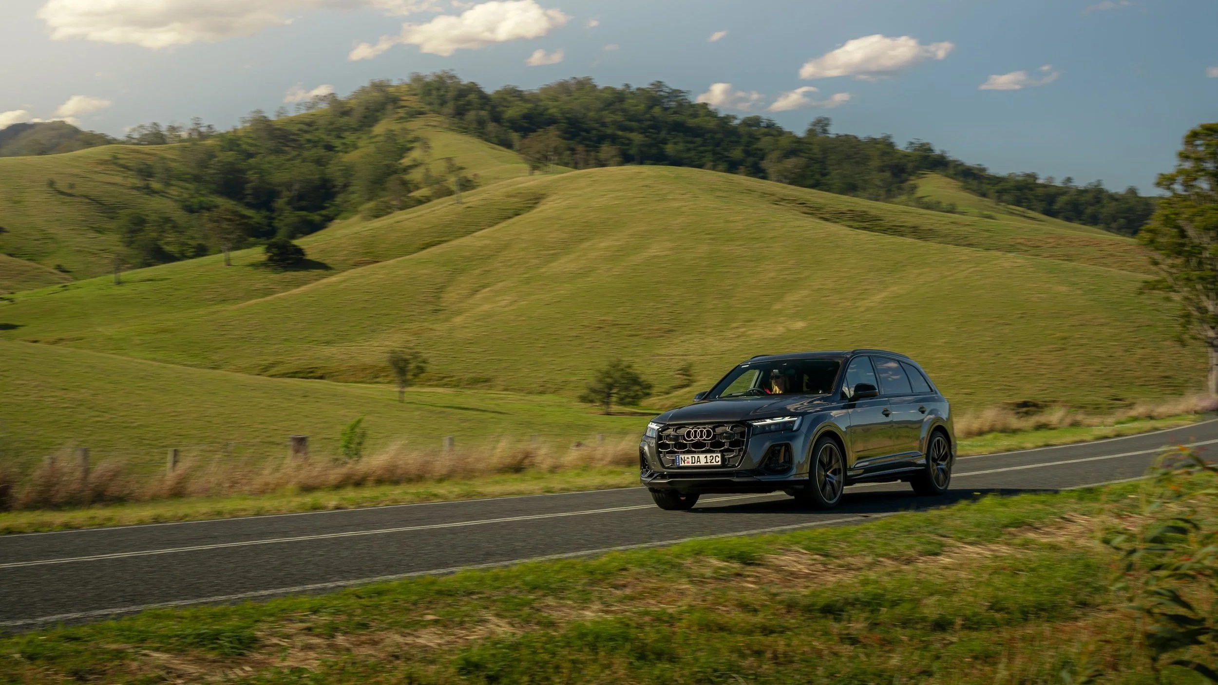 Audi+SQ7+%2811+of+19%29.jpg