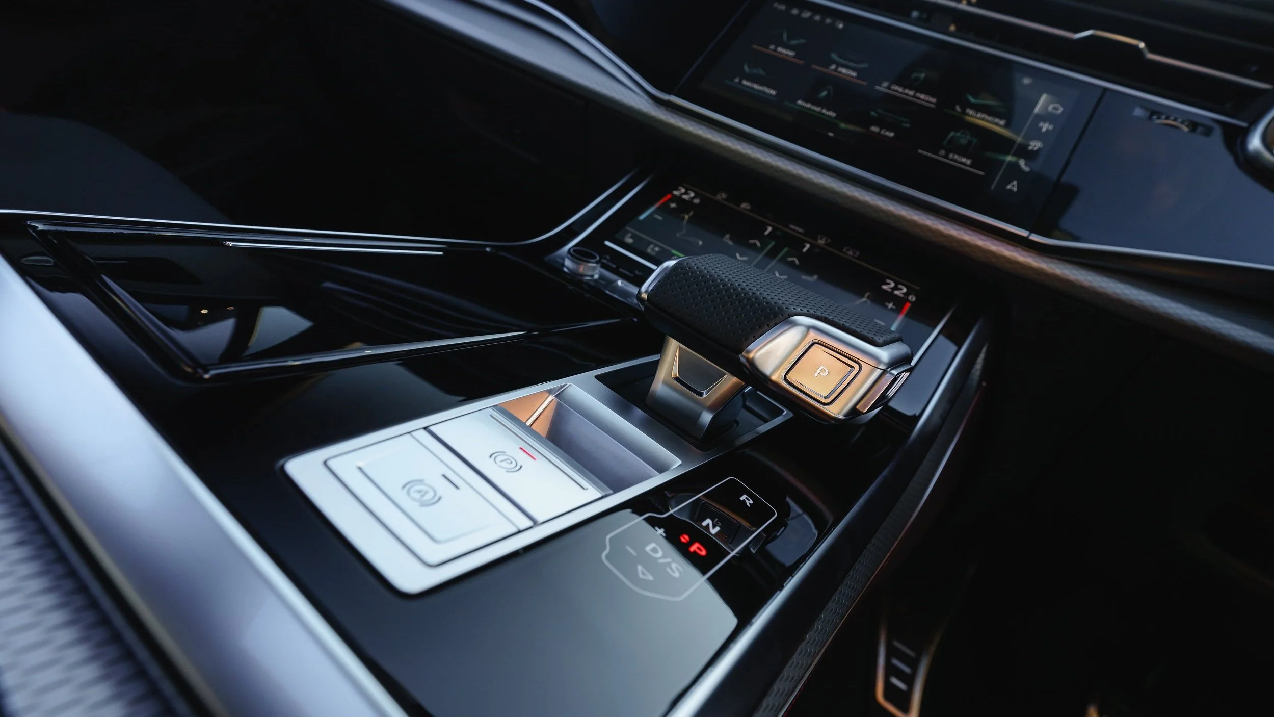 Audi+SQ7+%2817+of+19%29.jpg