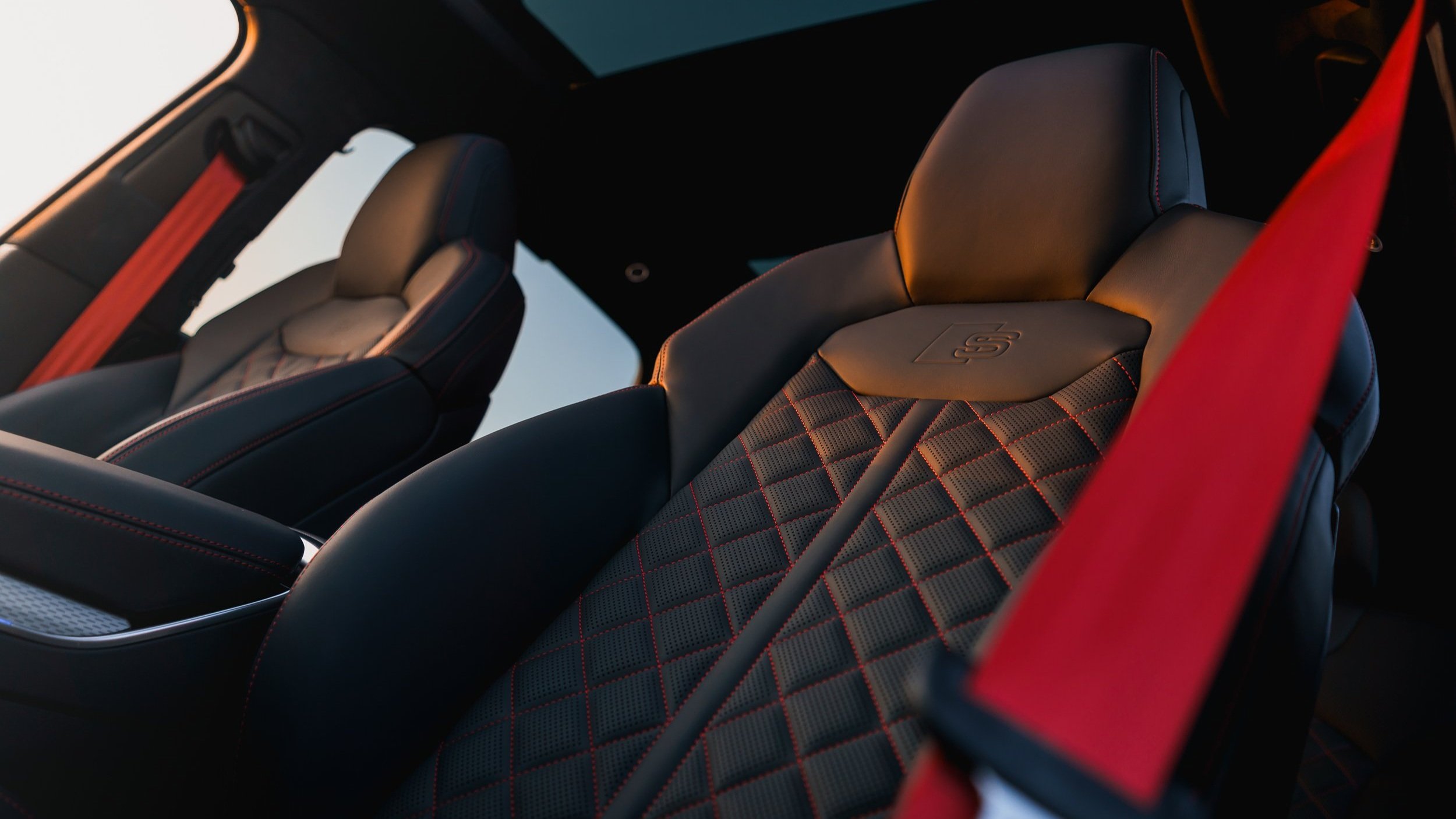 Audi+SQ7+%282+of+19%29.jpg
