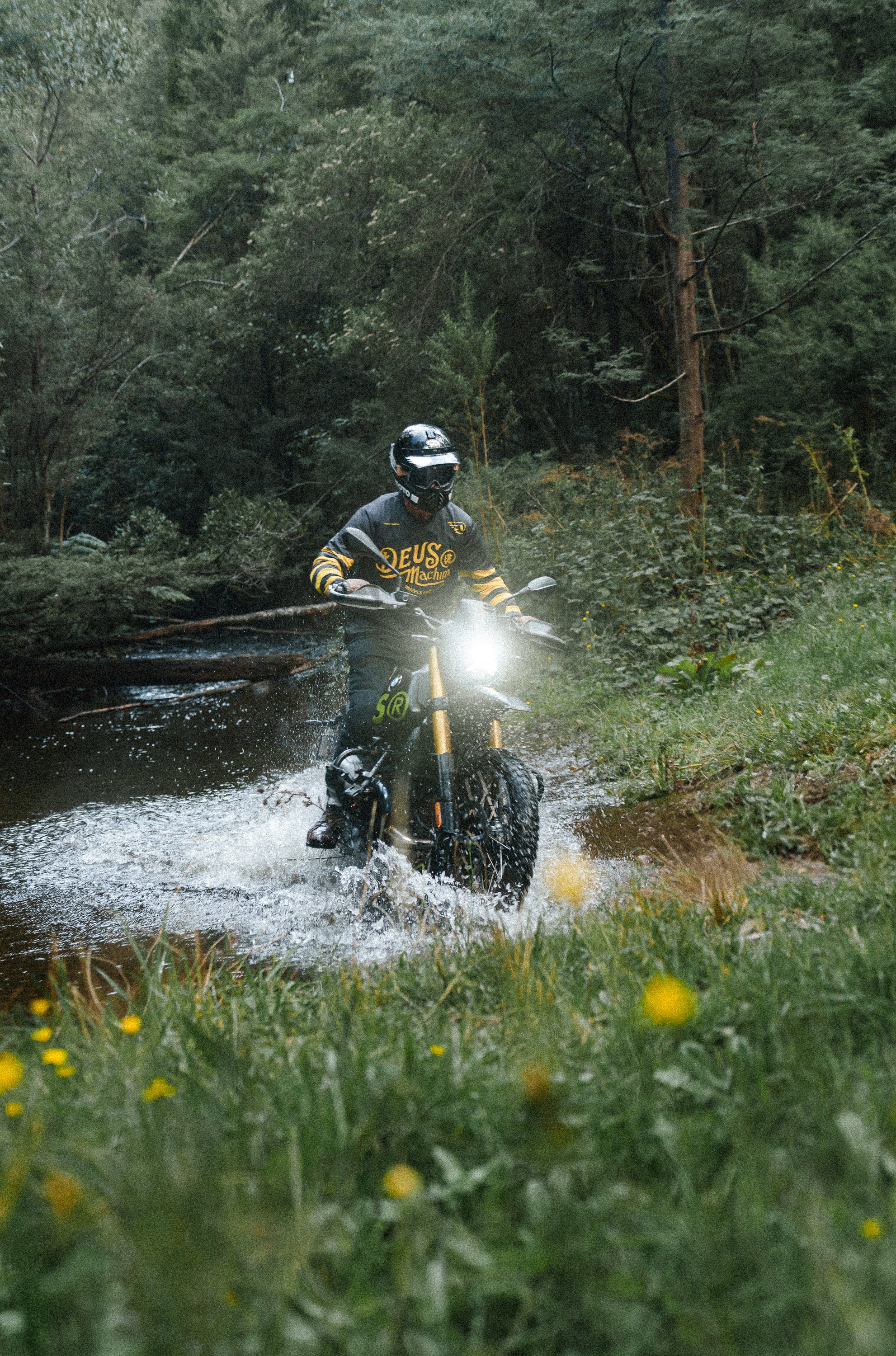 DEUS R12GS-29.jpg