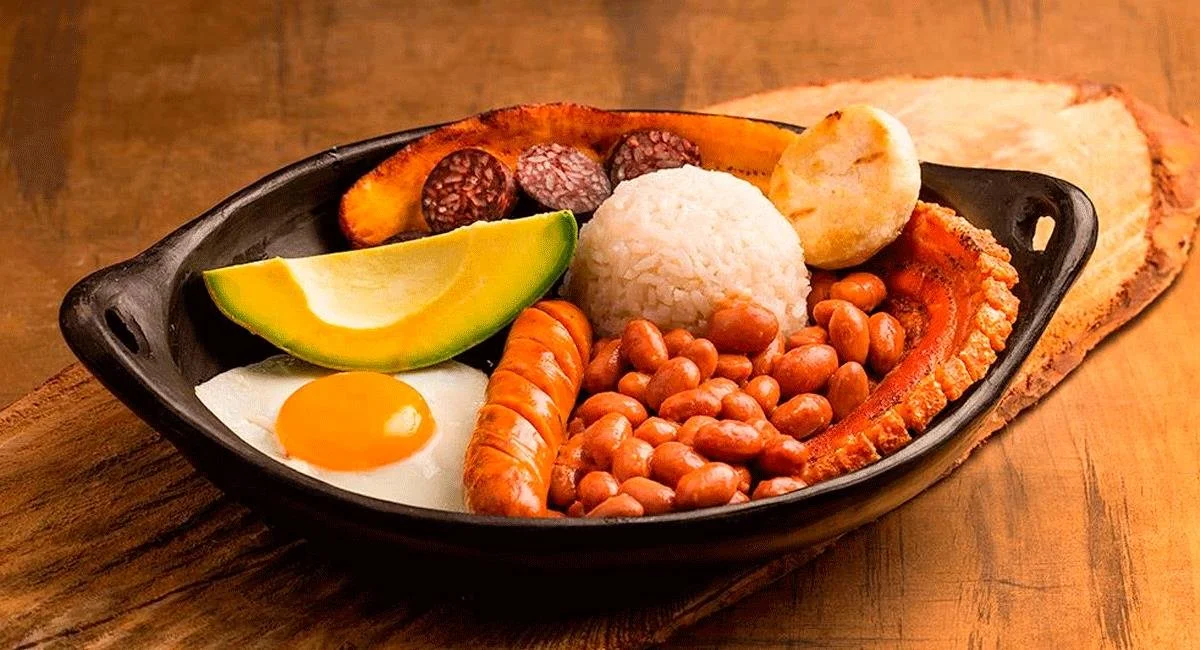 Bandeja Paisa — Colombia