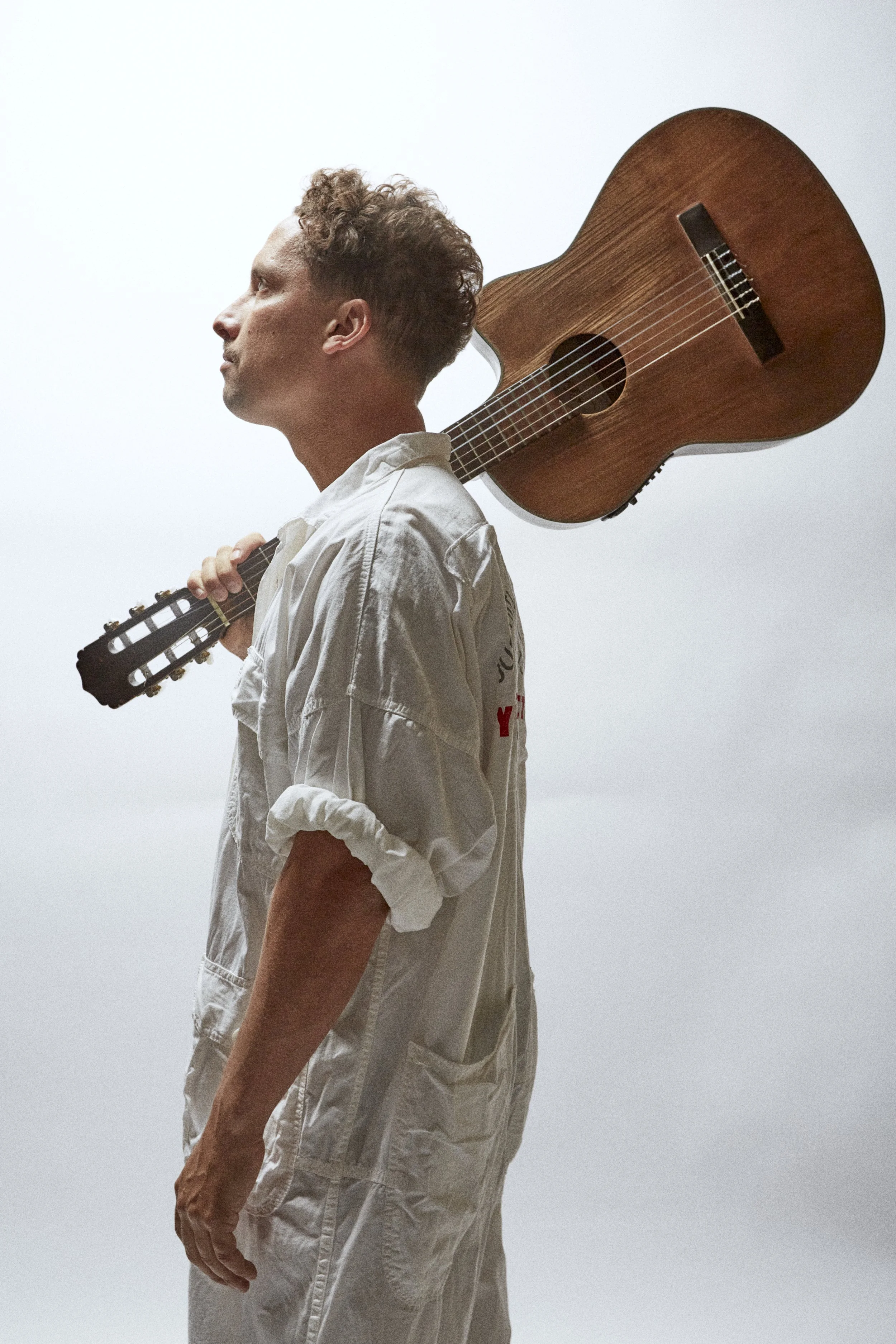 Tiago De Lucca and his acoustic guitar