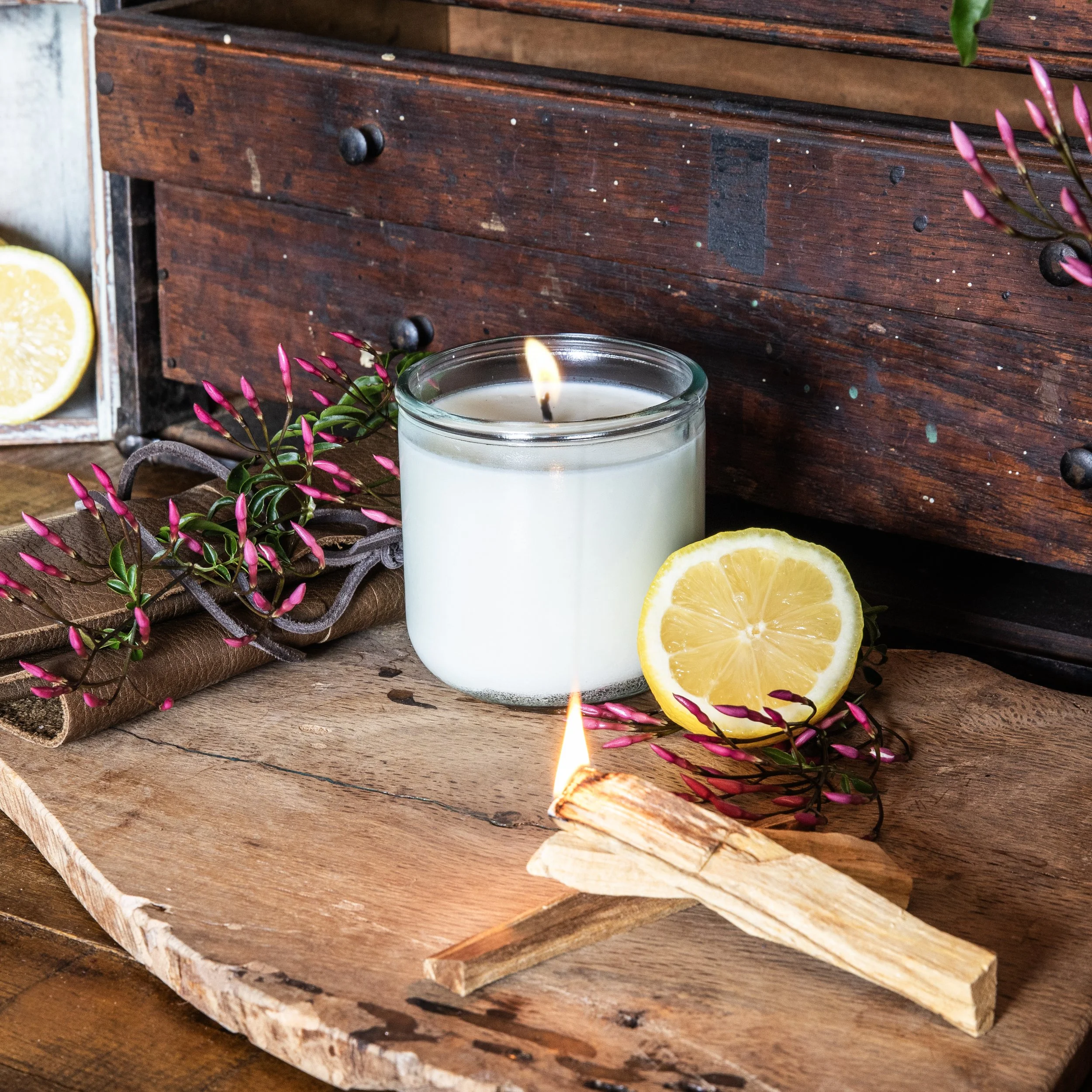 Bronco (Palo Santo + Patchouli + Bergamot + Sandalwood)