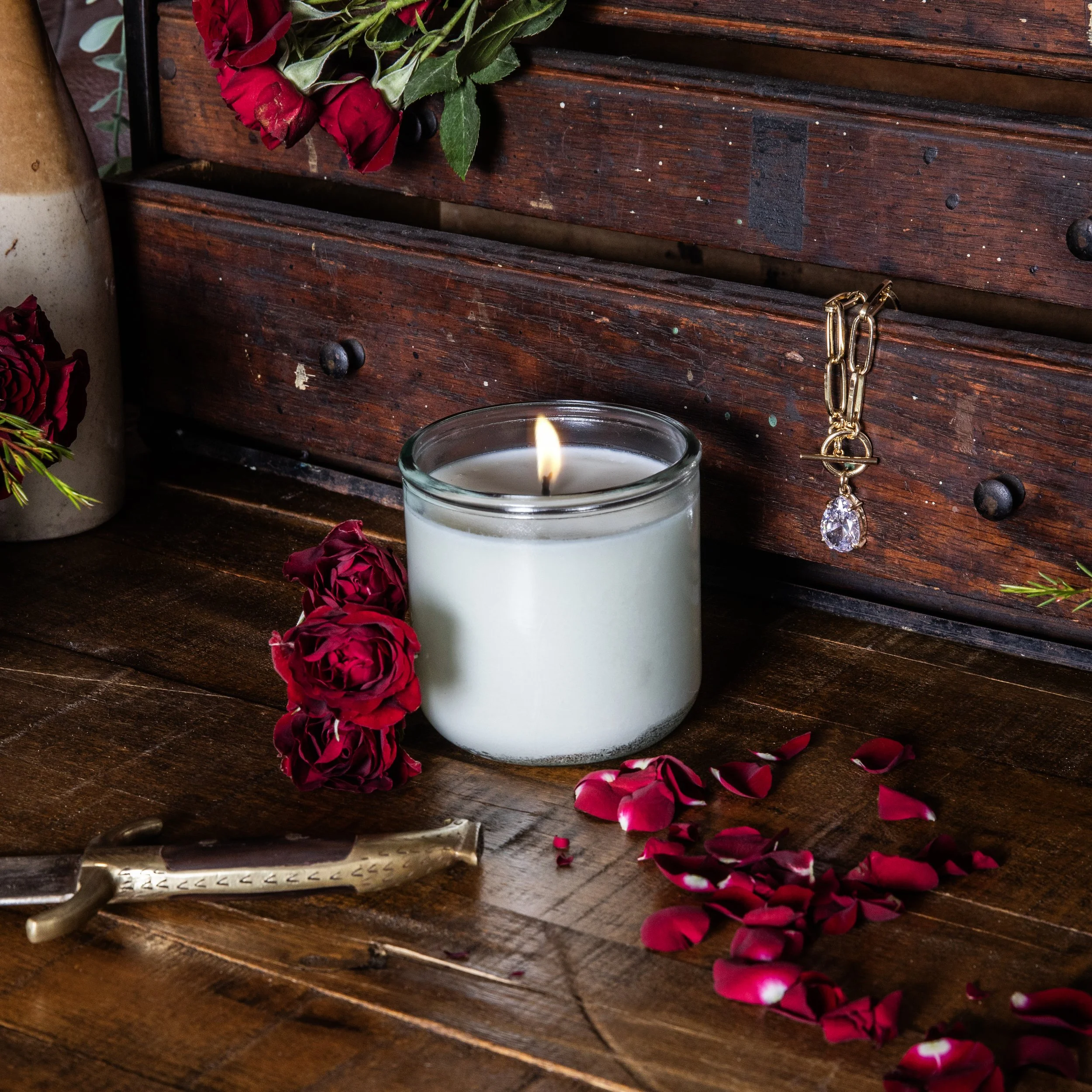 La Dama (Cashmere + Rose + Patchouli + Amber)