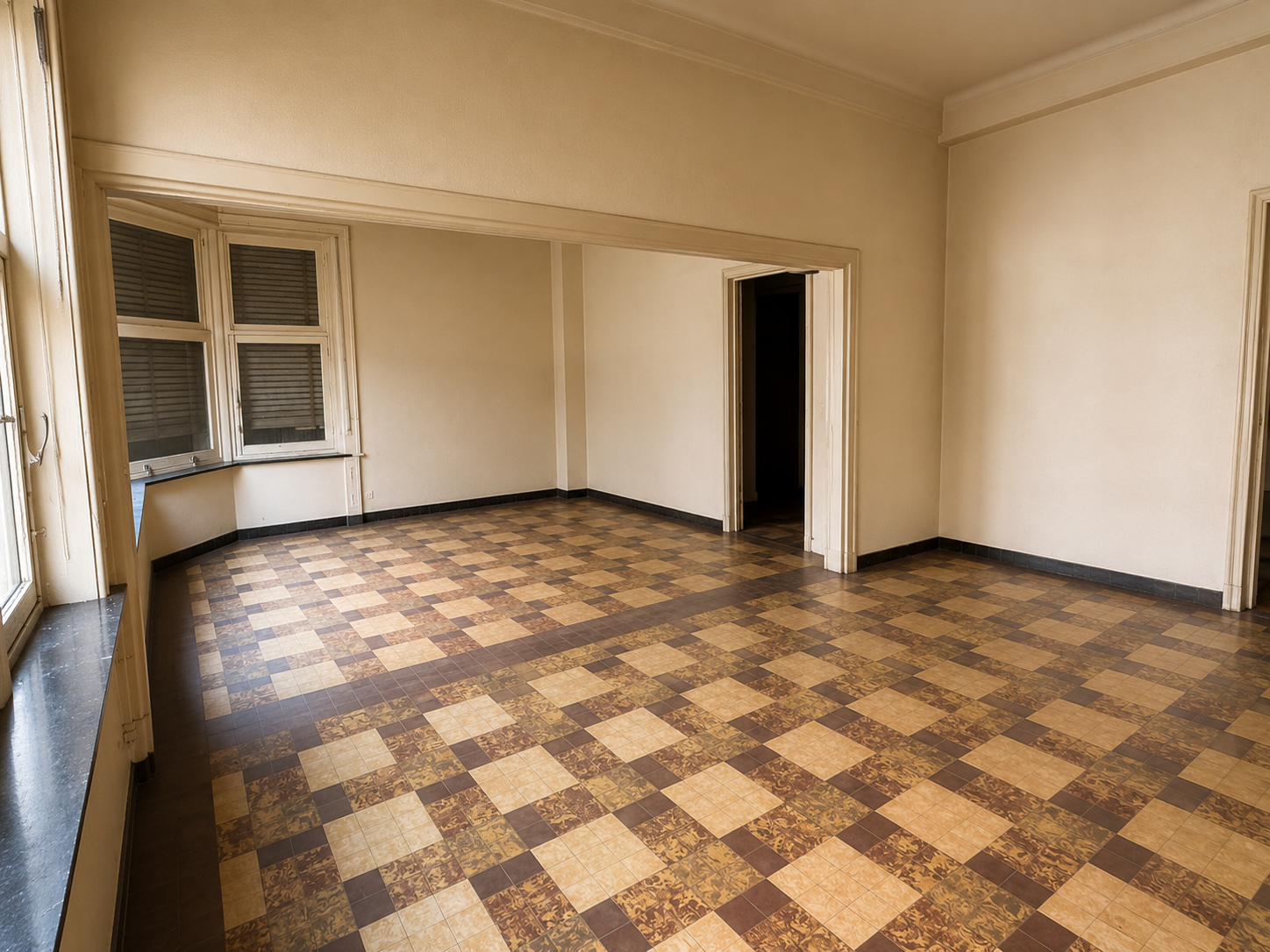 The interior of the former offices at De Baer Brewery in Sint-Niklaas, preserving the authentic character and traces of the building’s industrial past.