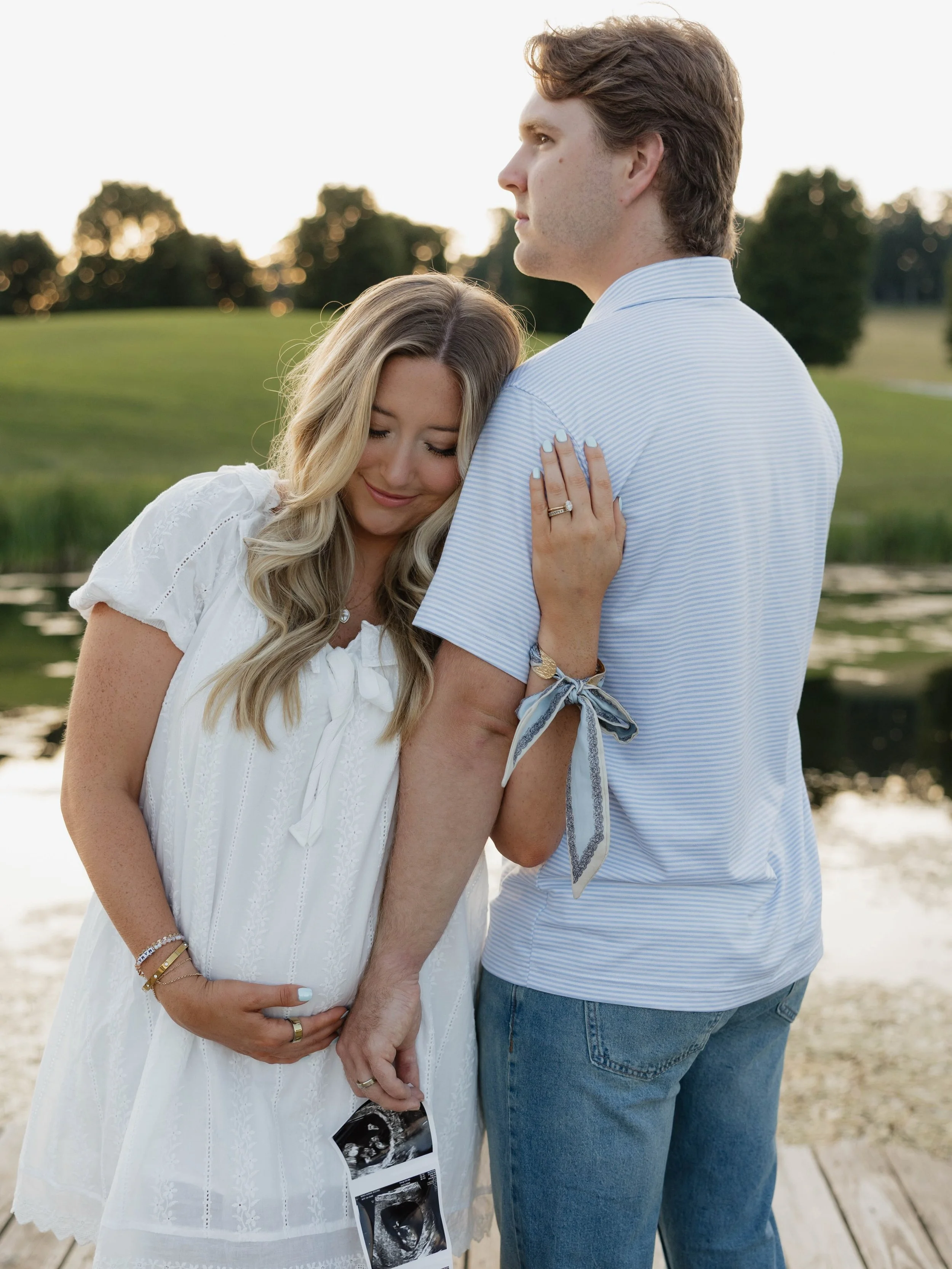 I am so excited for this one🩵🧸 My bestie is having a baby boy, they are going to be the most amazing parents! I can&rsquo;t wait to meet baby Utley!! 

.
.
.
#babyannouncement #announcementphotos #maternity #maternityphotographer #tennesseephotogra