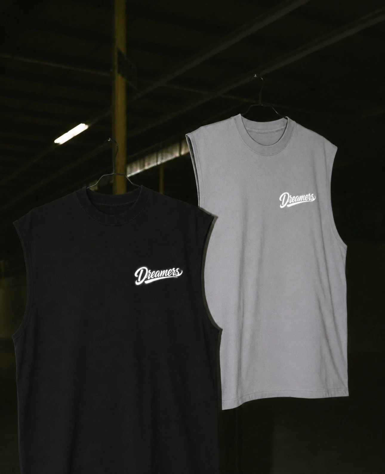 DREAMERS SLEEVELESS TOP
