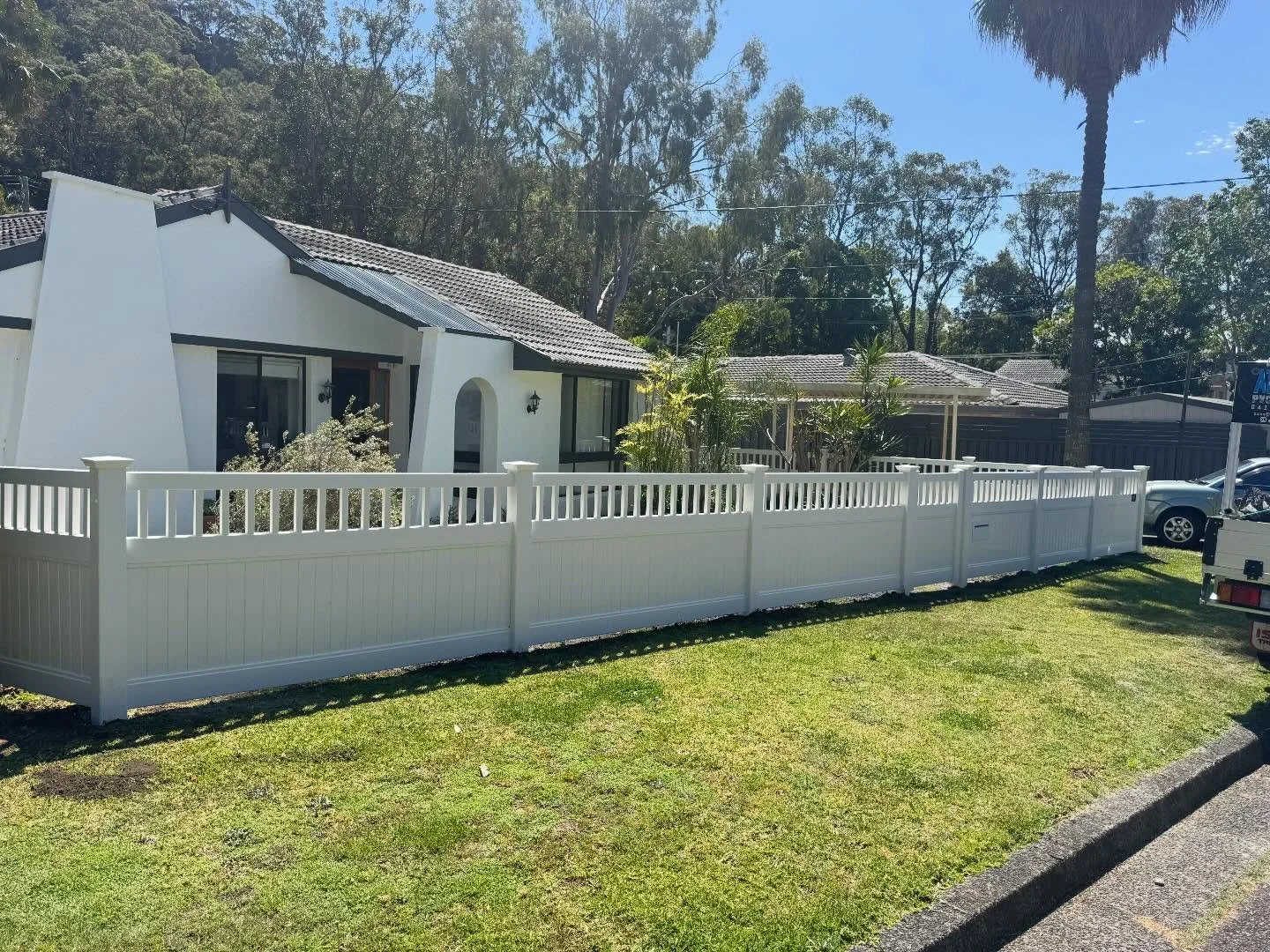 New year, new fence 🙌🏽

Contact us to arrange a quote - sales@atomicpvcfencing.com
Please include your name, number and address

Styles - privacy picket top x 1.2m and 1.8m, semi privacy x 1.2m and full privacy x 1.8m