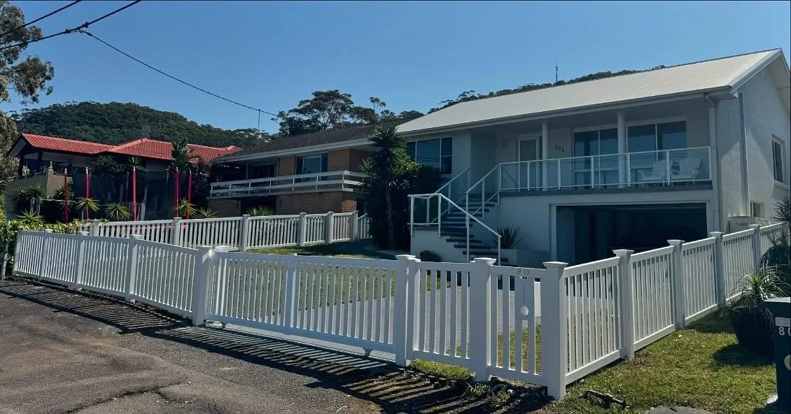 Been busy digging holes, another year flying by. Booking up fast. So if you&rsquo;ve been thinking about getting a quote, now is the time. Contact us at sales@atomicpvcfencing.com
(Styles - flat top picket, privacy picket top, semi privacy and full p