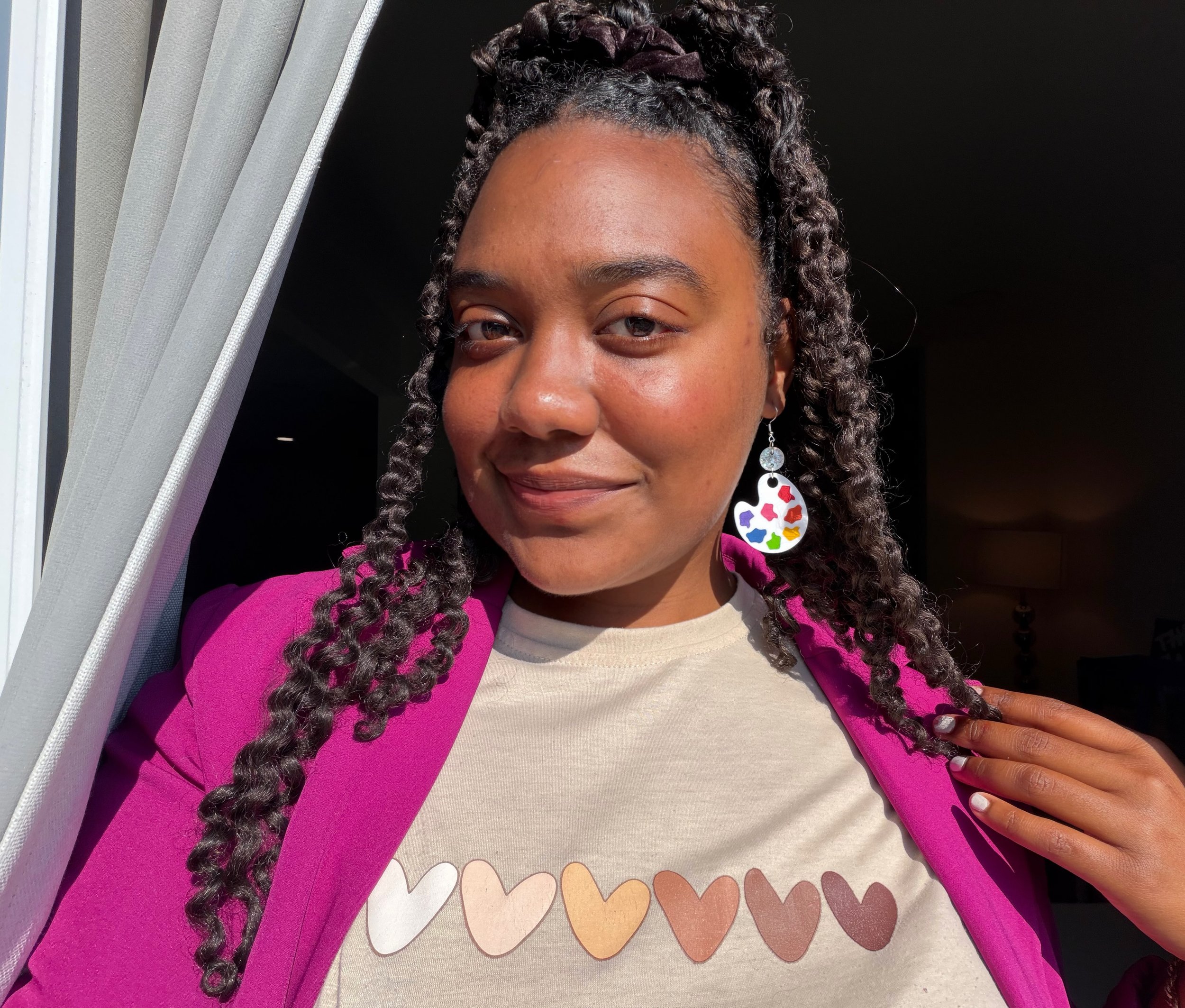 Happy Tuesday 🌈☀️✌🏾

Earrings from @alittlebitofsummer.etsy
