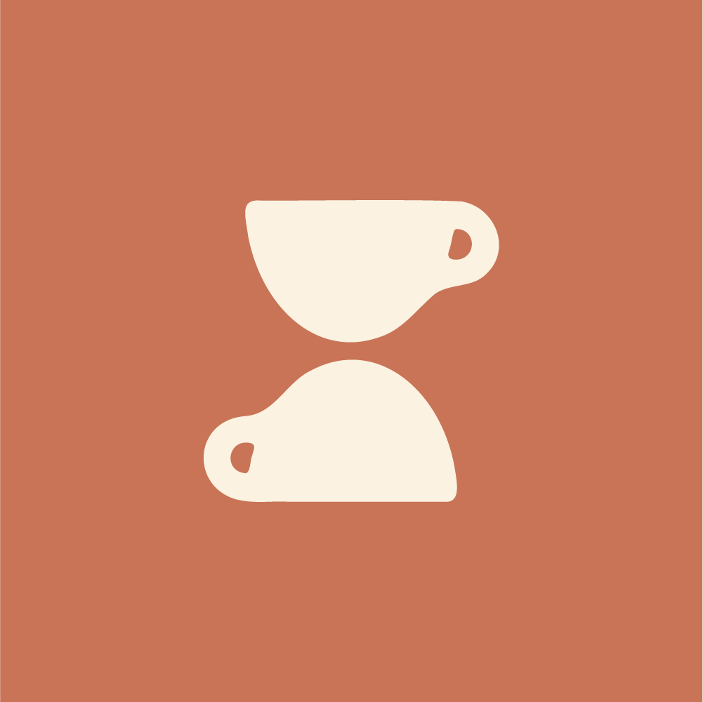 Mug & Bean symbol logo, inspired by the shape of coffee cups and an hourglass. A symbol of time passing, relating to the act of taking a break and having a coffee in a relaxing and cozy atmosphere.