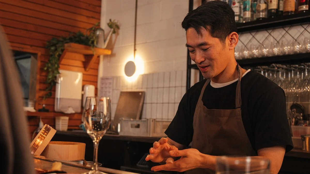 Chef Yohei preparing delicious Japanese food at Ibuki Komeya.