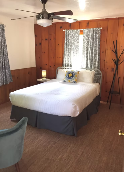 Blossom Cabin (single; queen)