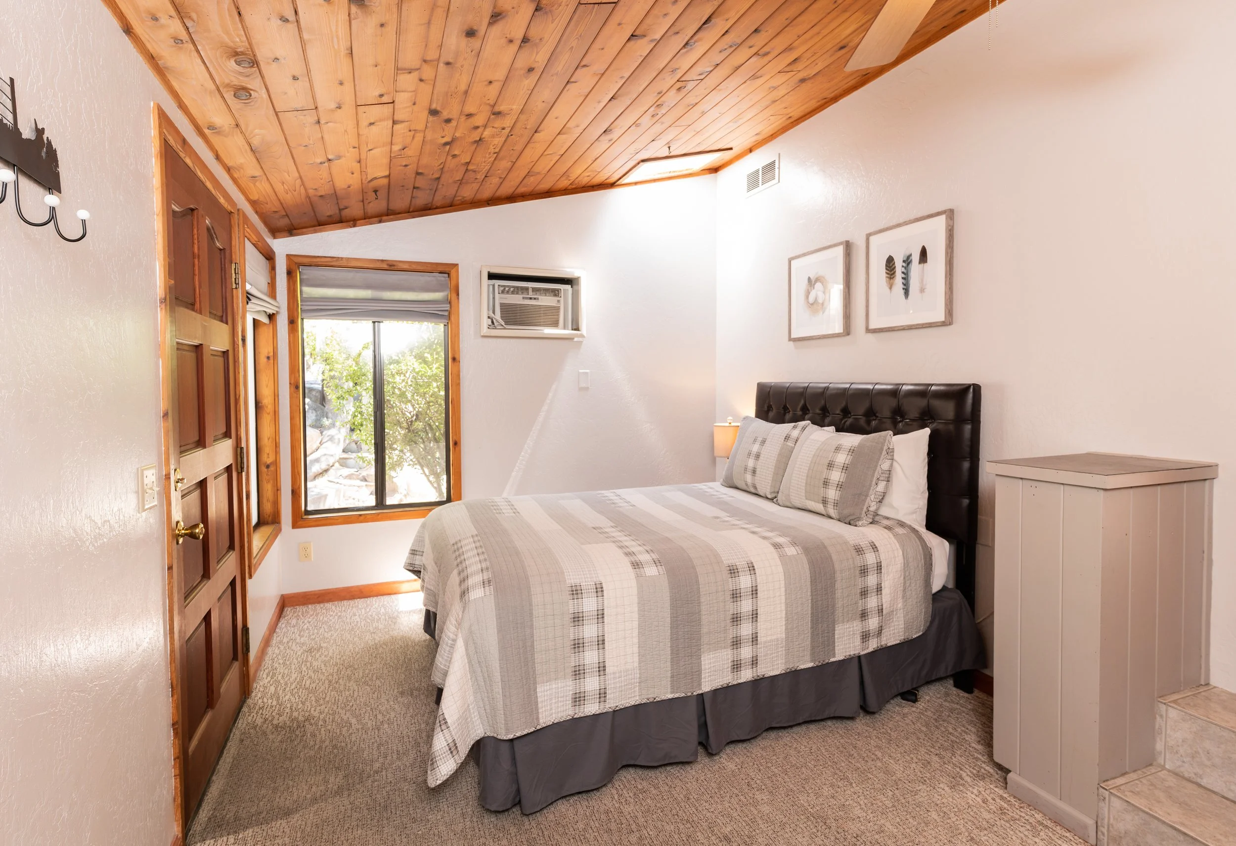 Queen Bedroom (single)
