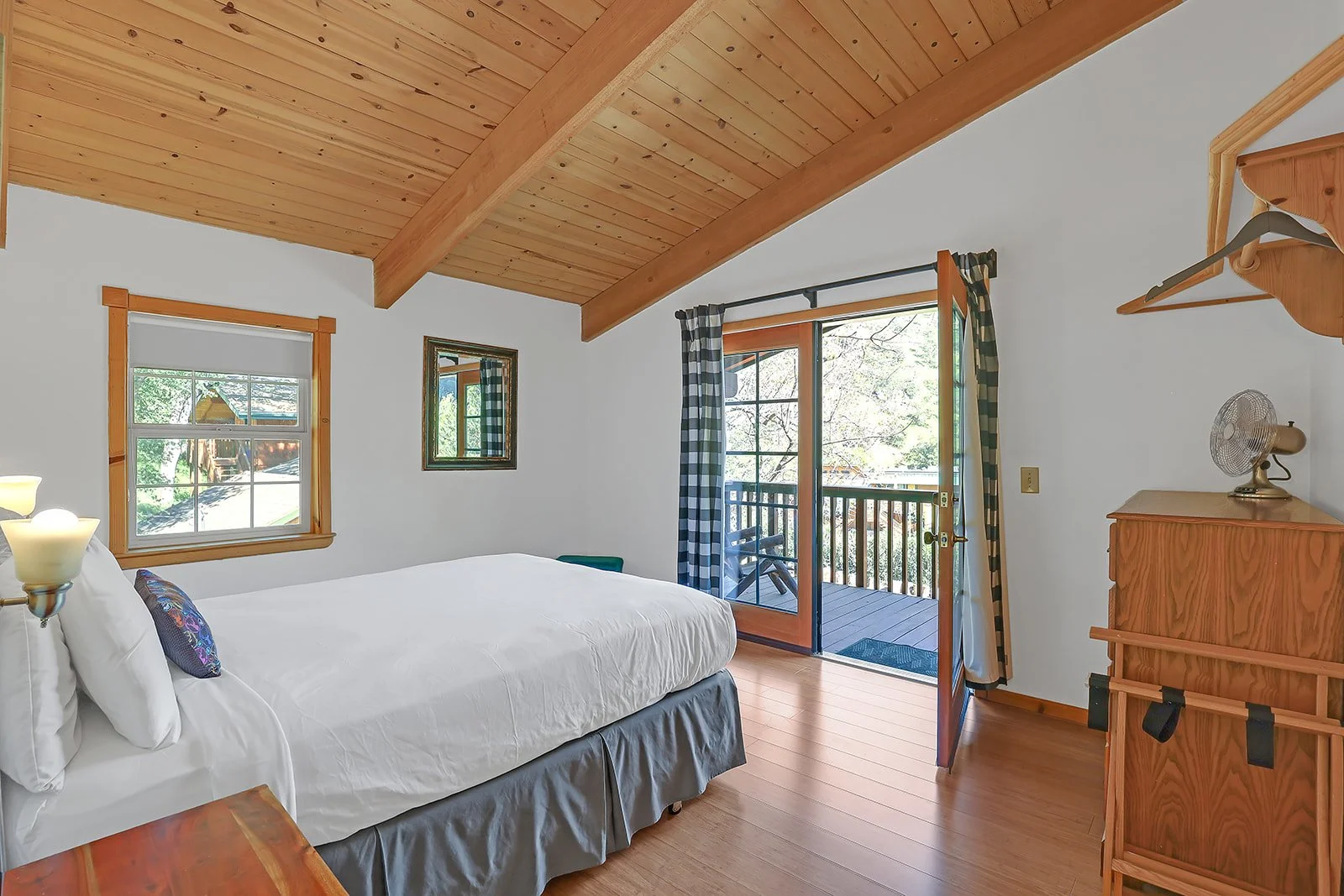 Dogwood Cabin Queen Bedroom 2.jpg