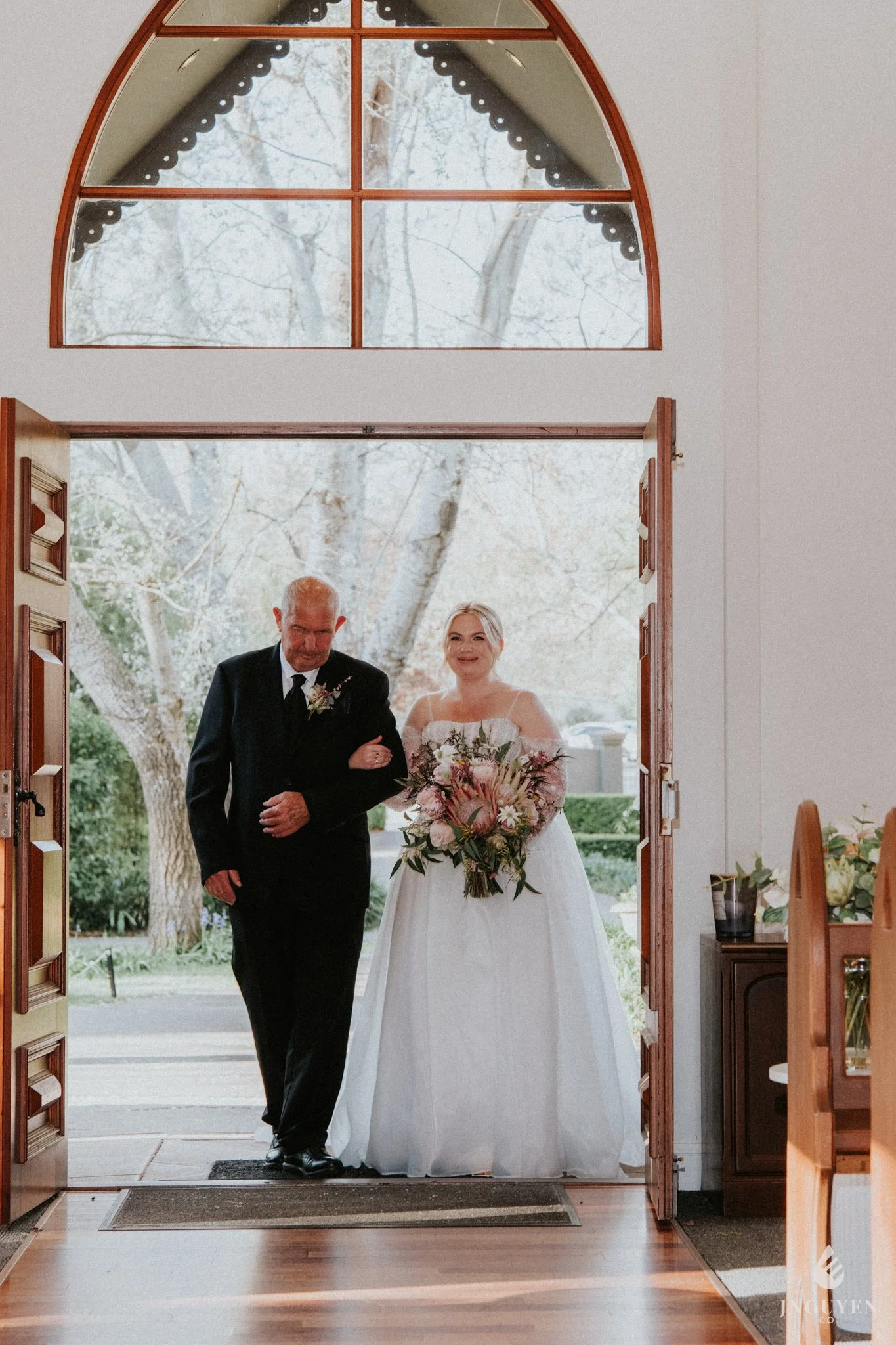12-lisa-dan-gold-creek-canberra-wedding.jpg