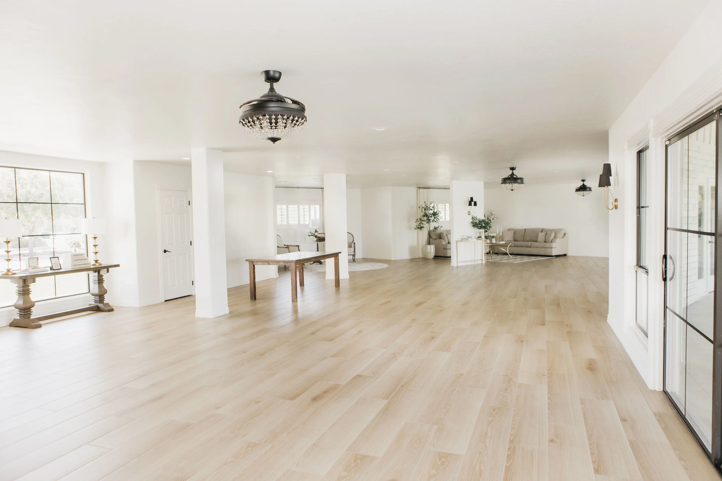 Bright event venue with clear floors and tidy furnishings