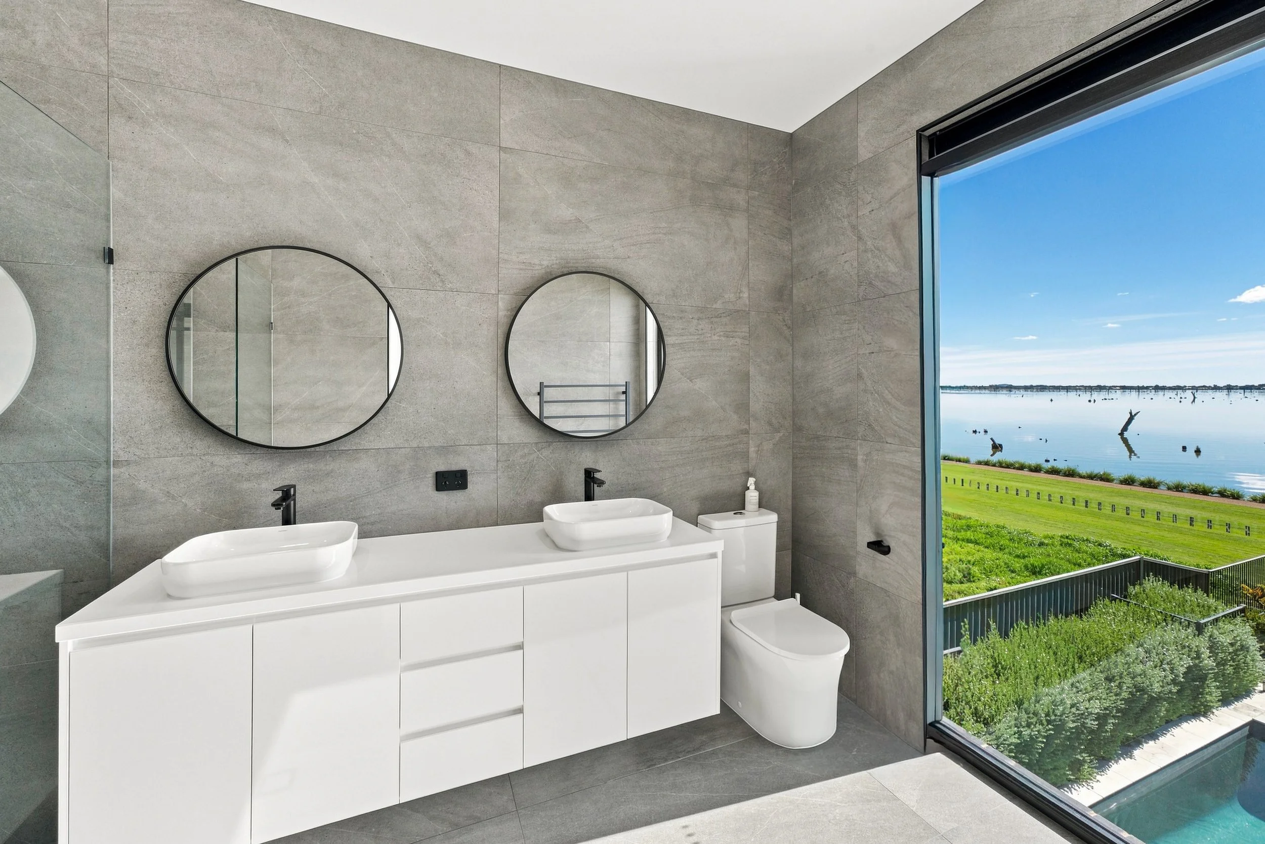 Ensuite.jpg
