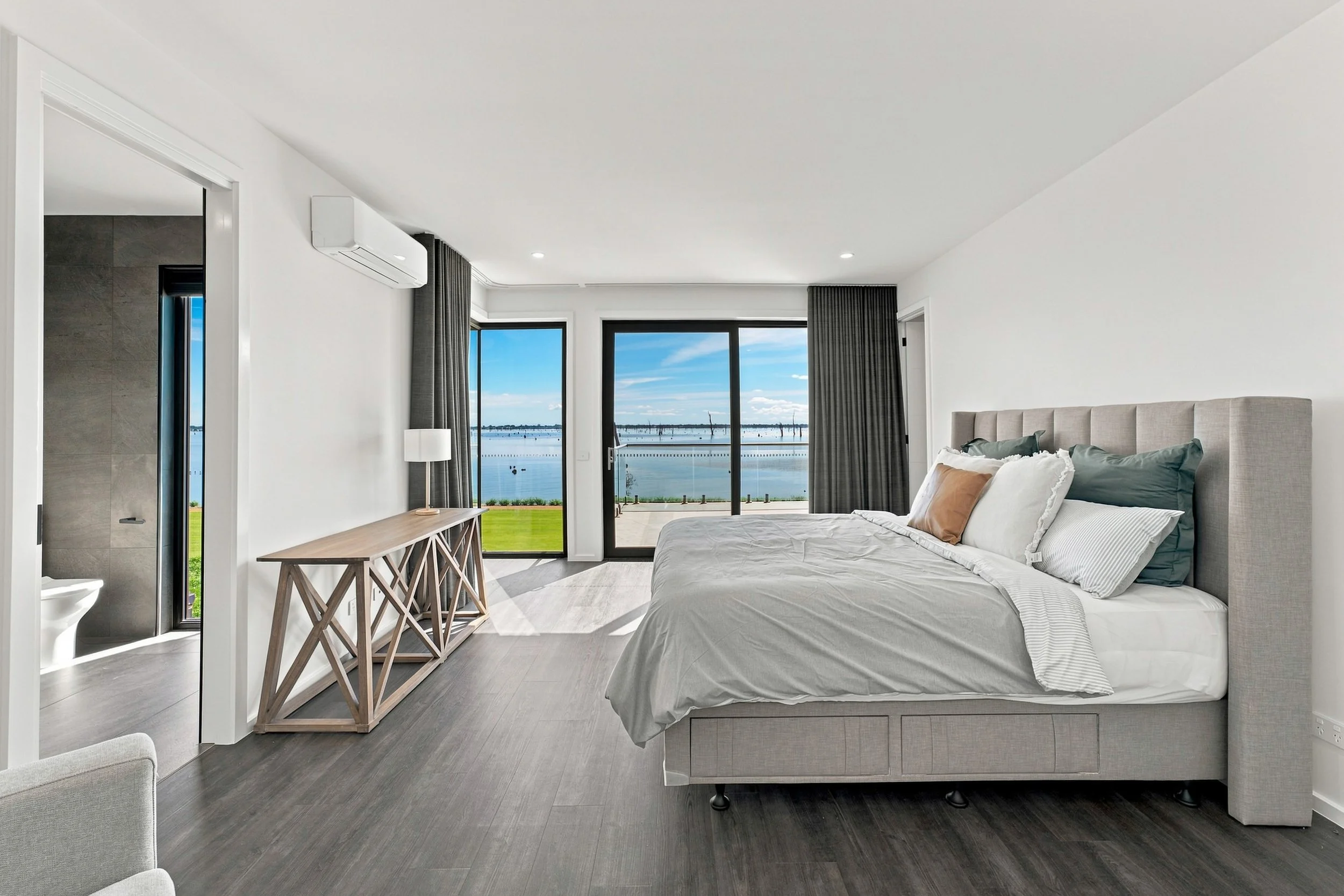 Main bedroom WE.jpg