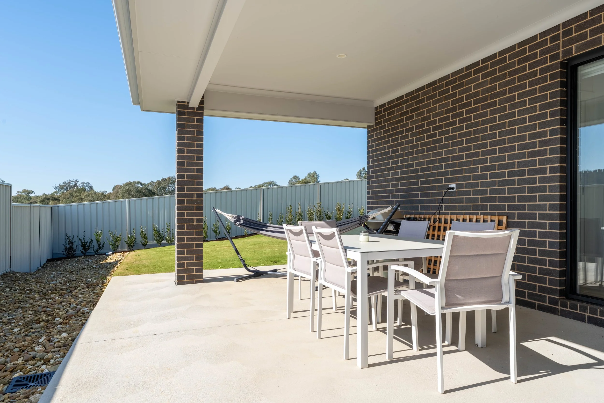 Alfresco E.jpg
