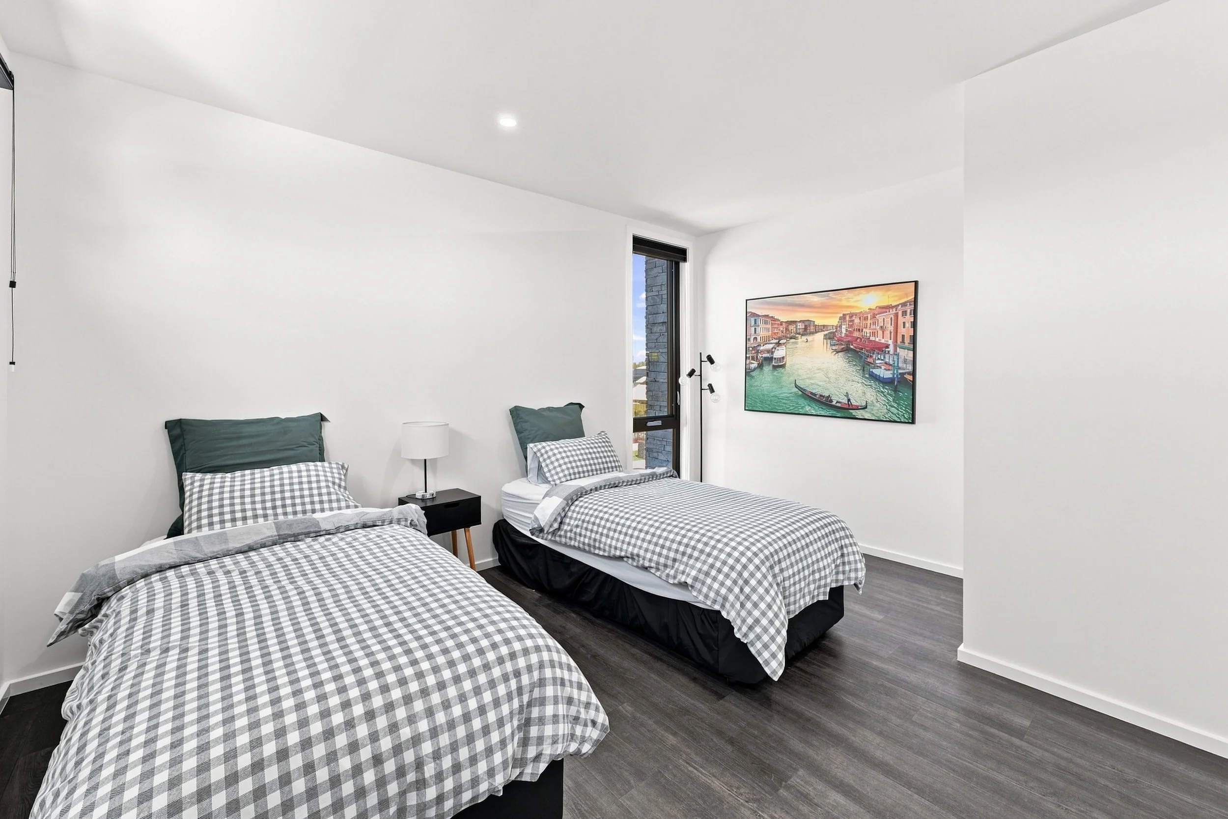 Bedroom WE.jpg