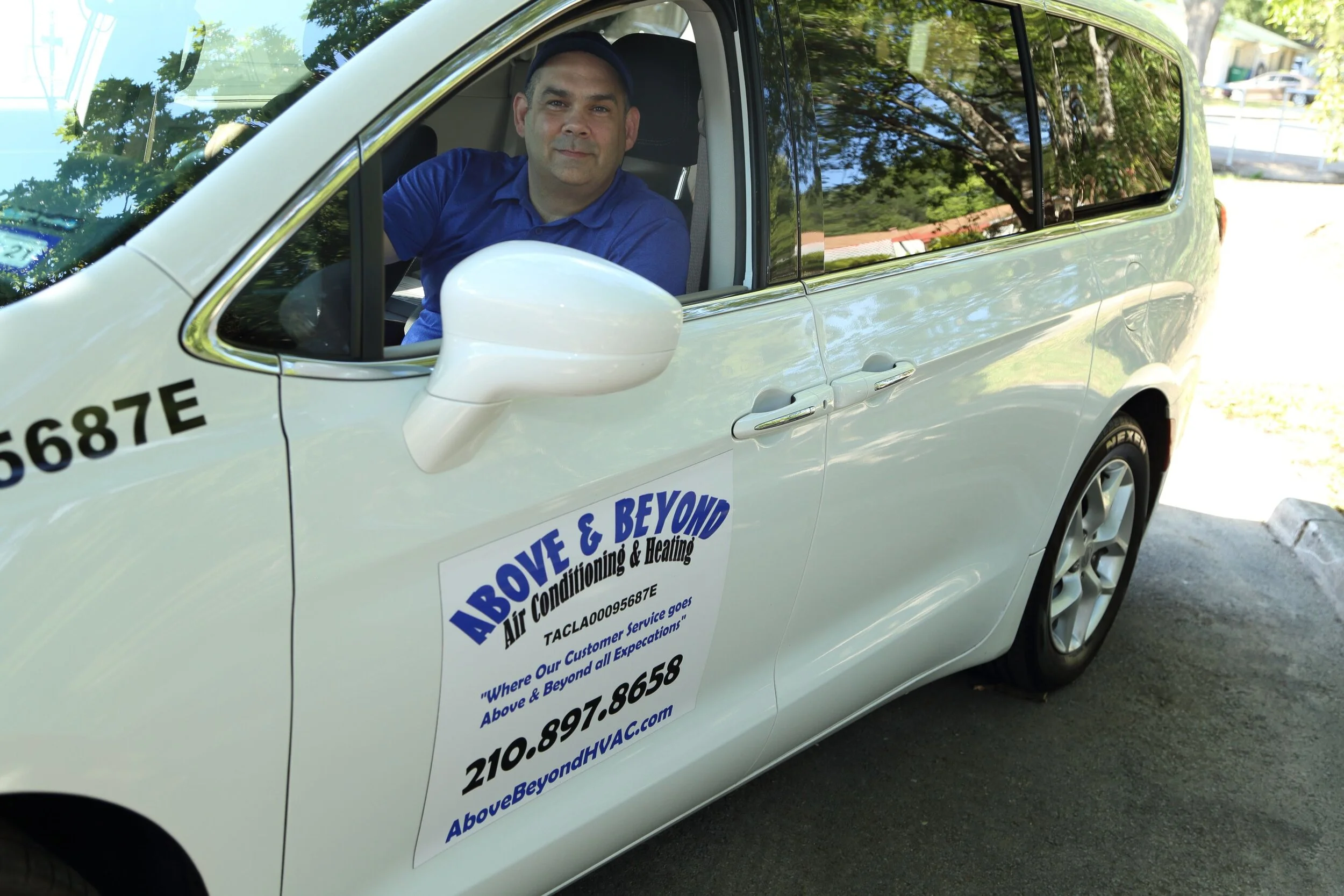 DO DUCTLESS AC UNITS OFFER ANY BENEFITS OVER TRADITIONAL AIR CONDITIONING AND HEATING UNITS?
