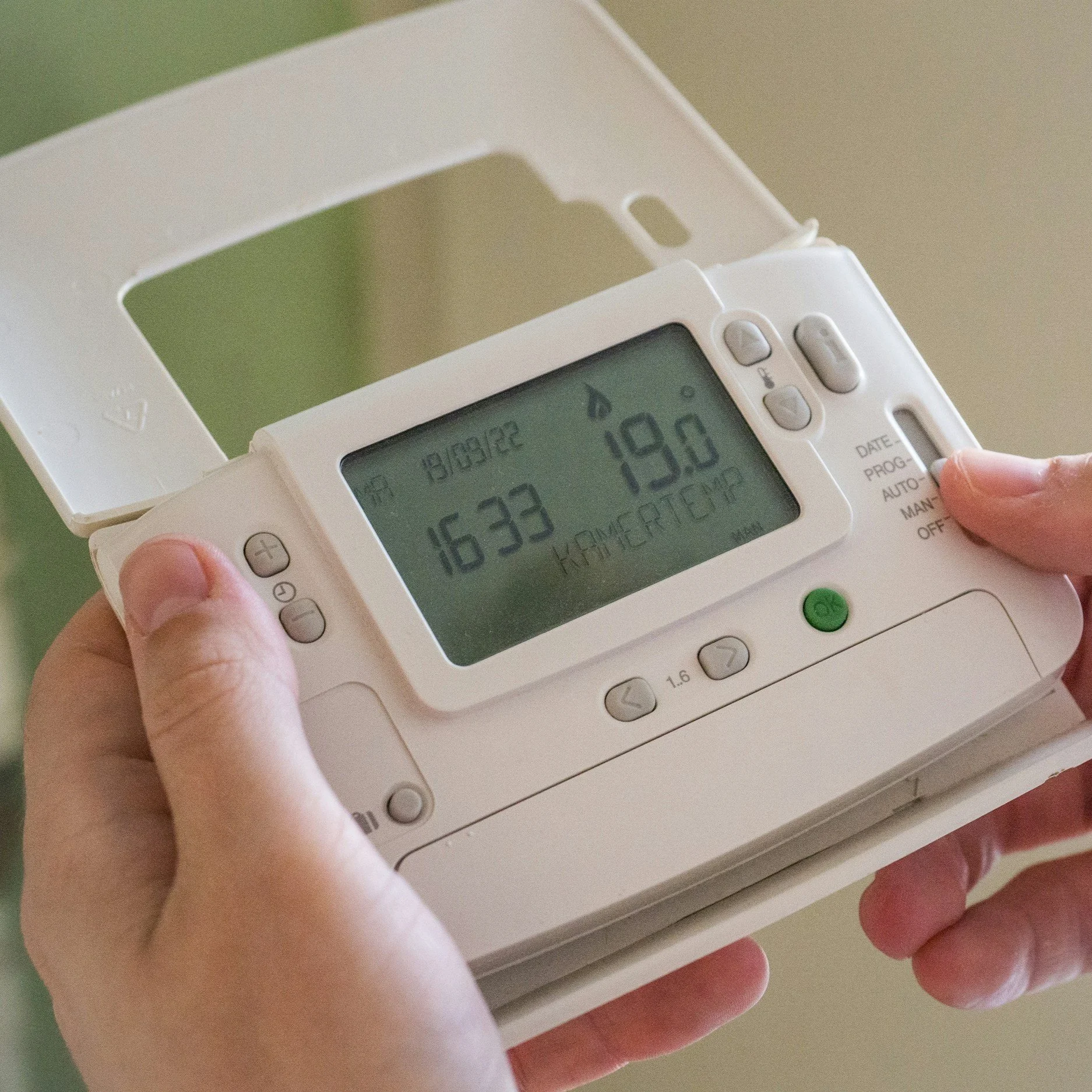 Repairing Malfunctioning Thermostats