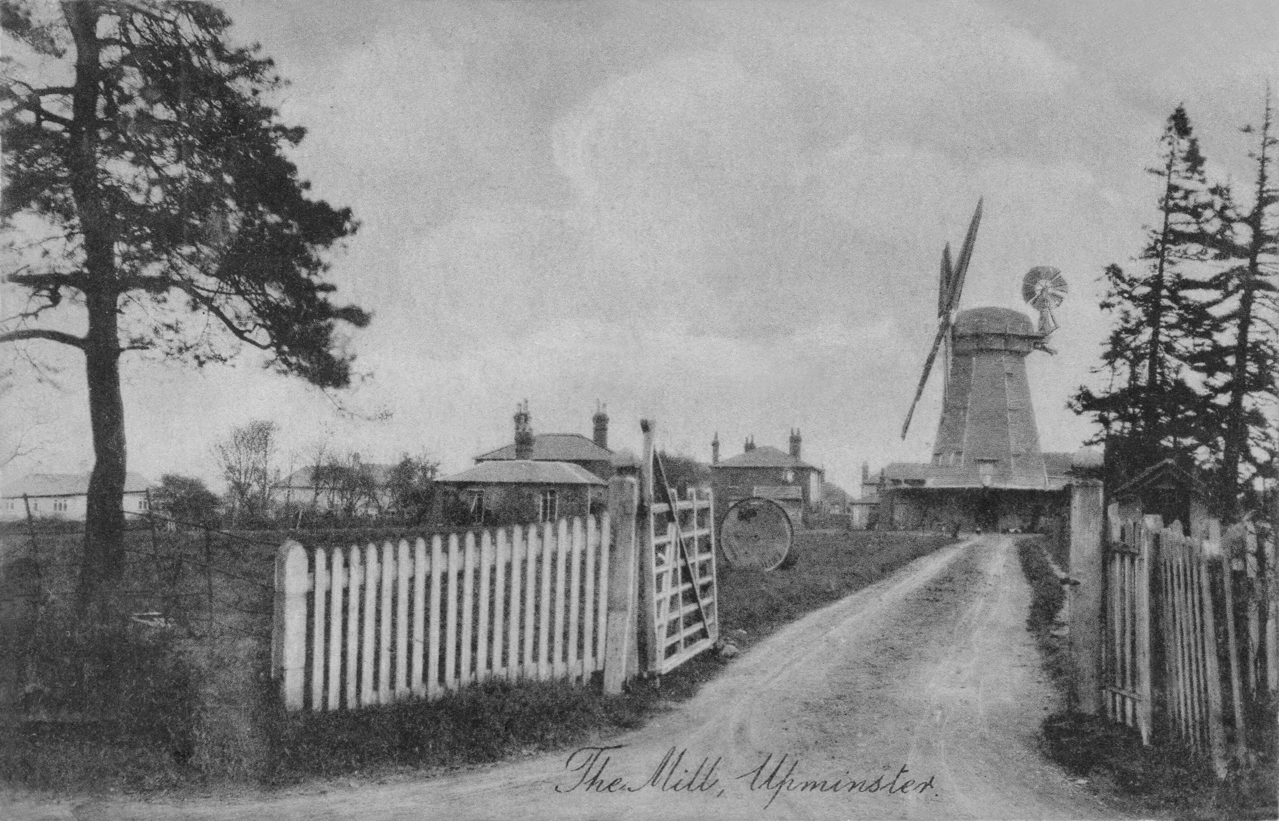Historic postcard Gate.jpg