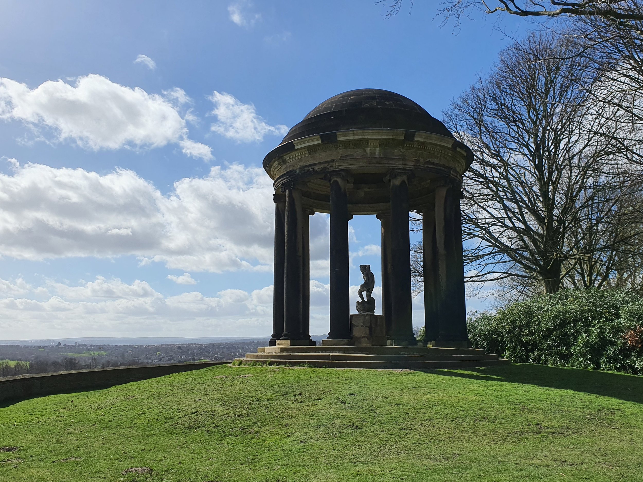 Temple of Bacchus looks out.jpg