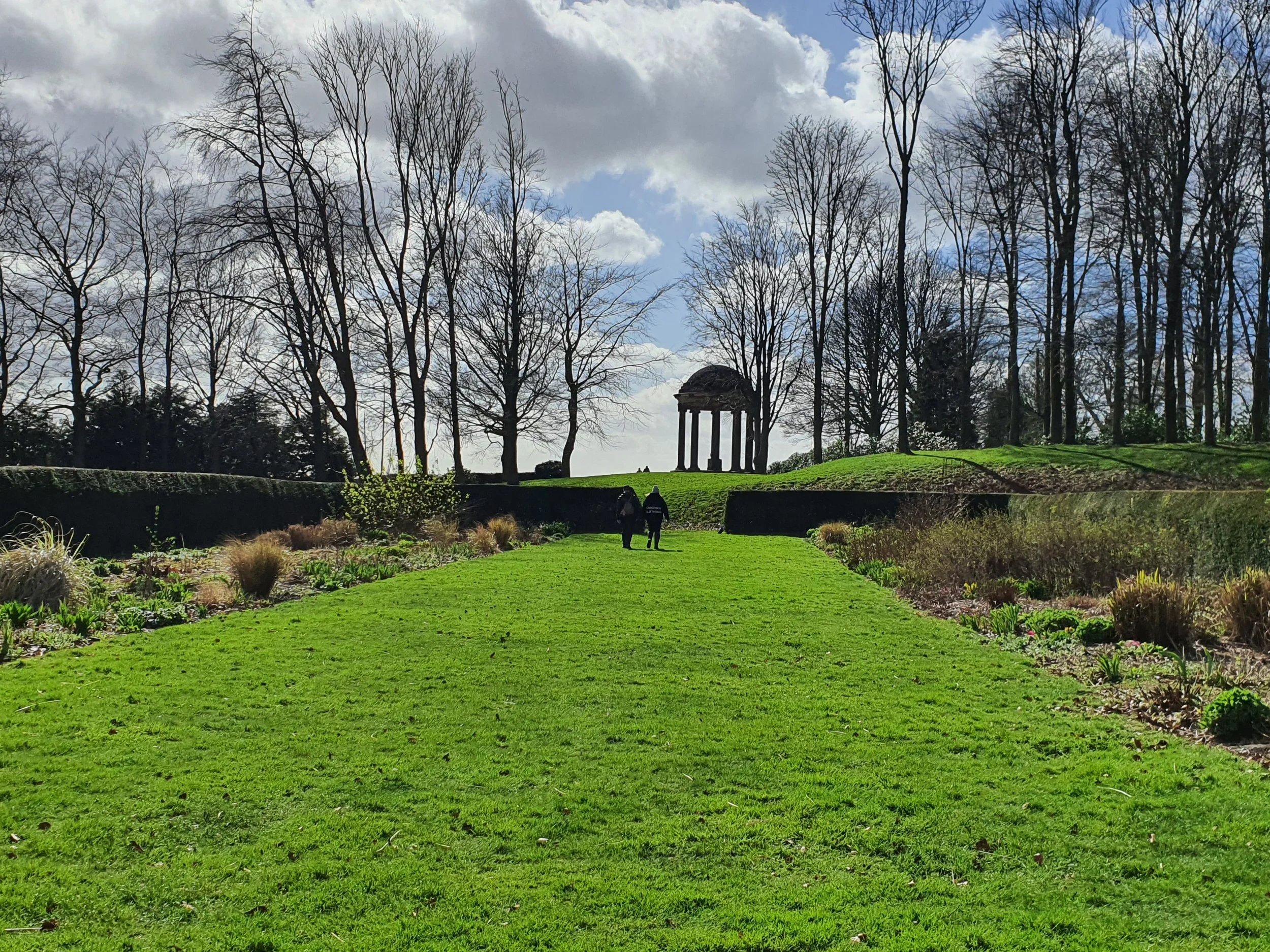 Vista to the Temple of Bacchus.jpg