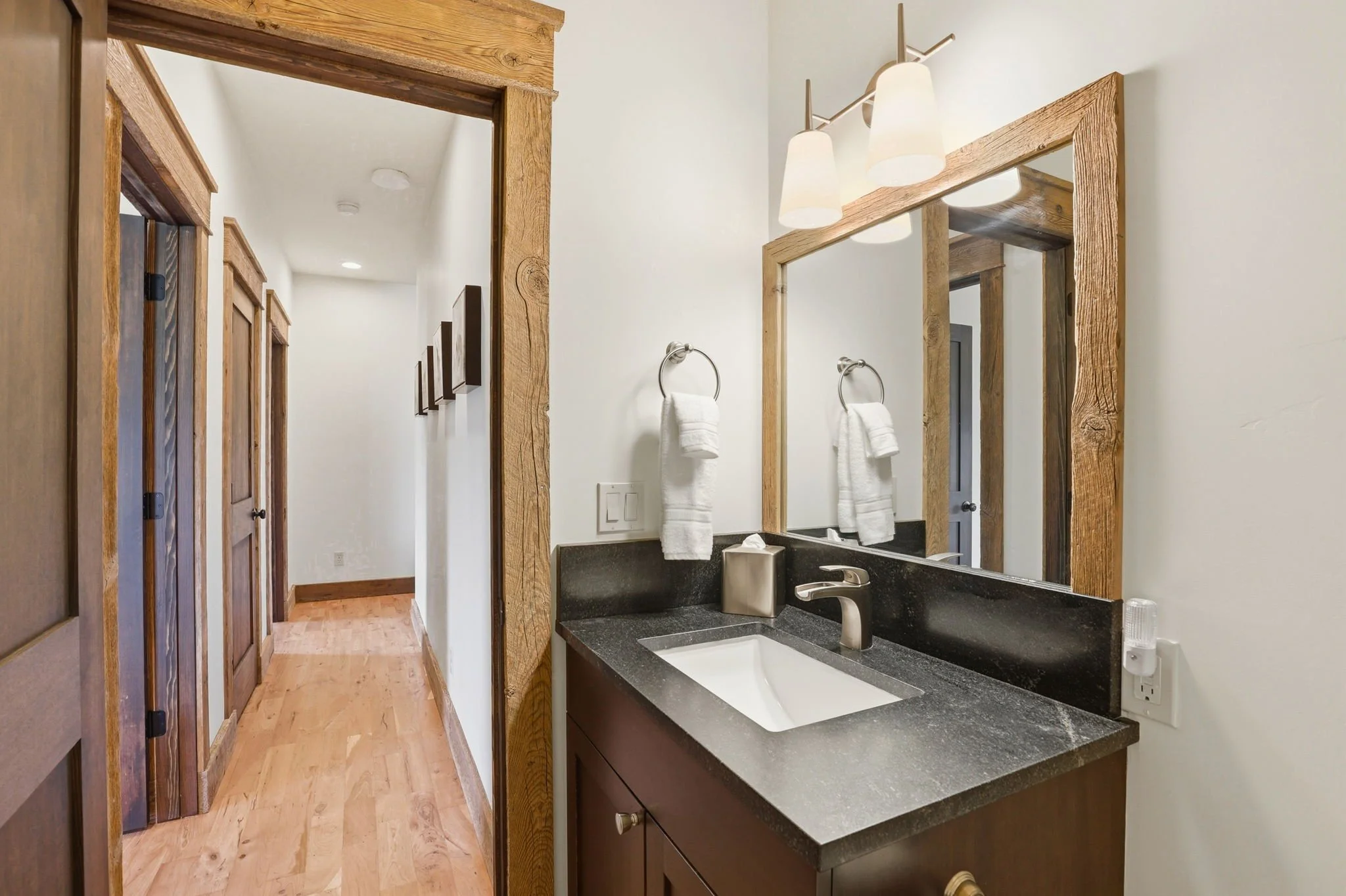 41-HallBath.jpg