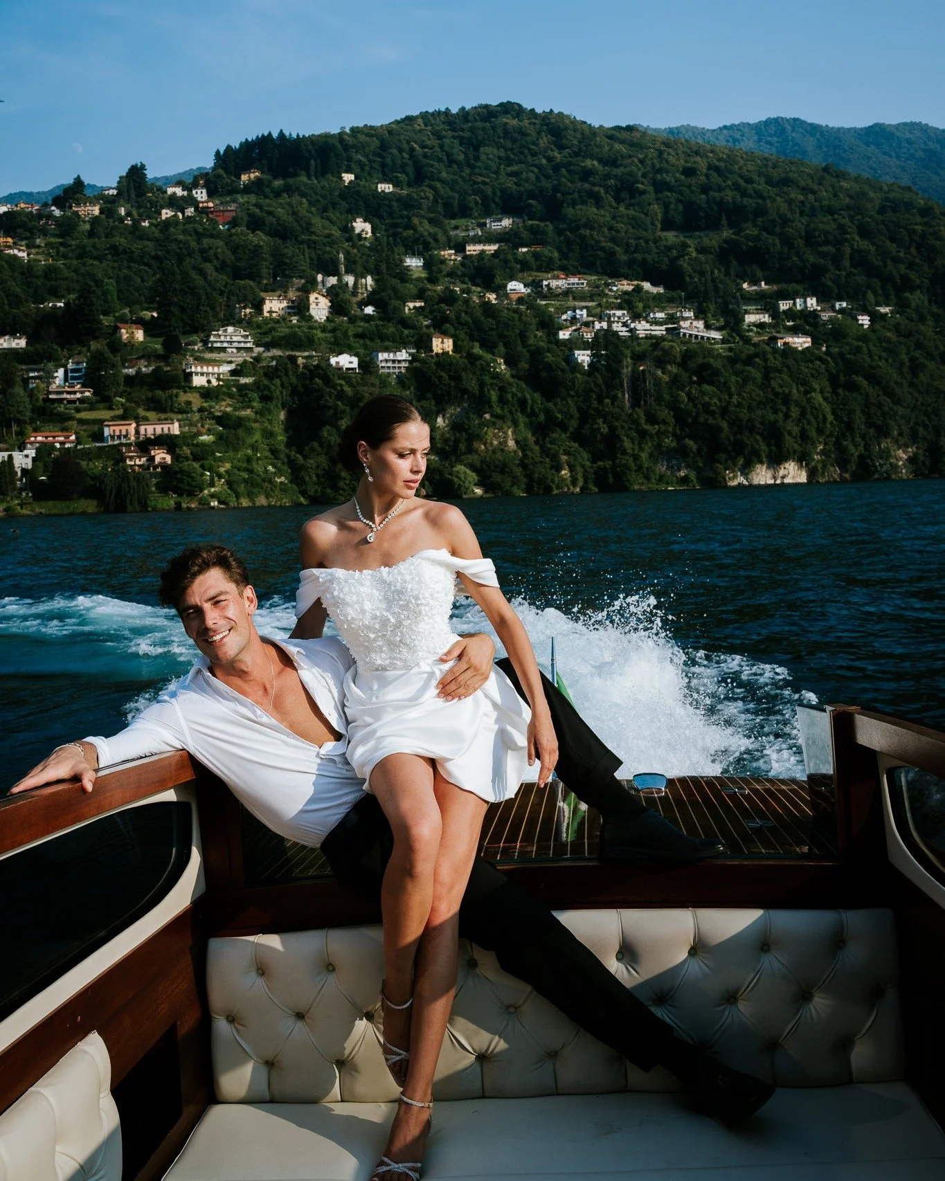 Forever looks a lot like this. An unforgettable escape across the timeless beauty of Lake Como.

Planning &amp; concept: 
@anna_kit_creator 
@wedlifer 
@feel.and.create.italy

Decor &amp; Floral design: 
@feel.create.decor 
@anna_makes_flowers
@feel.