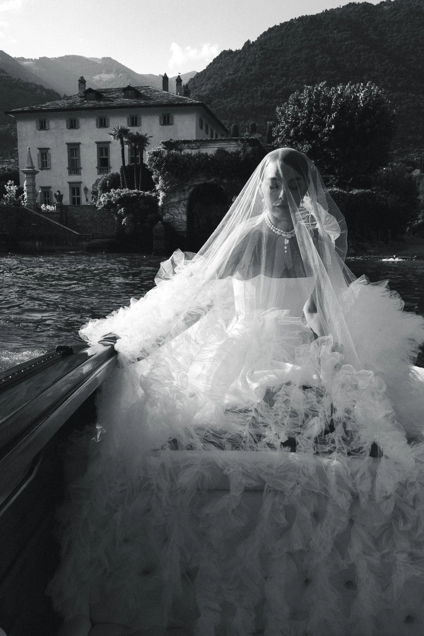 Villa Balbiano luxury wedding bride on riva boat photographer.jpg