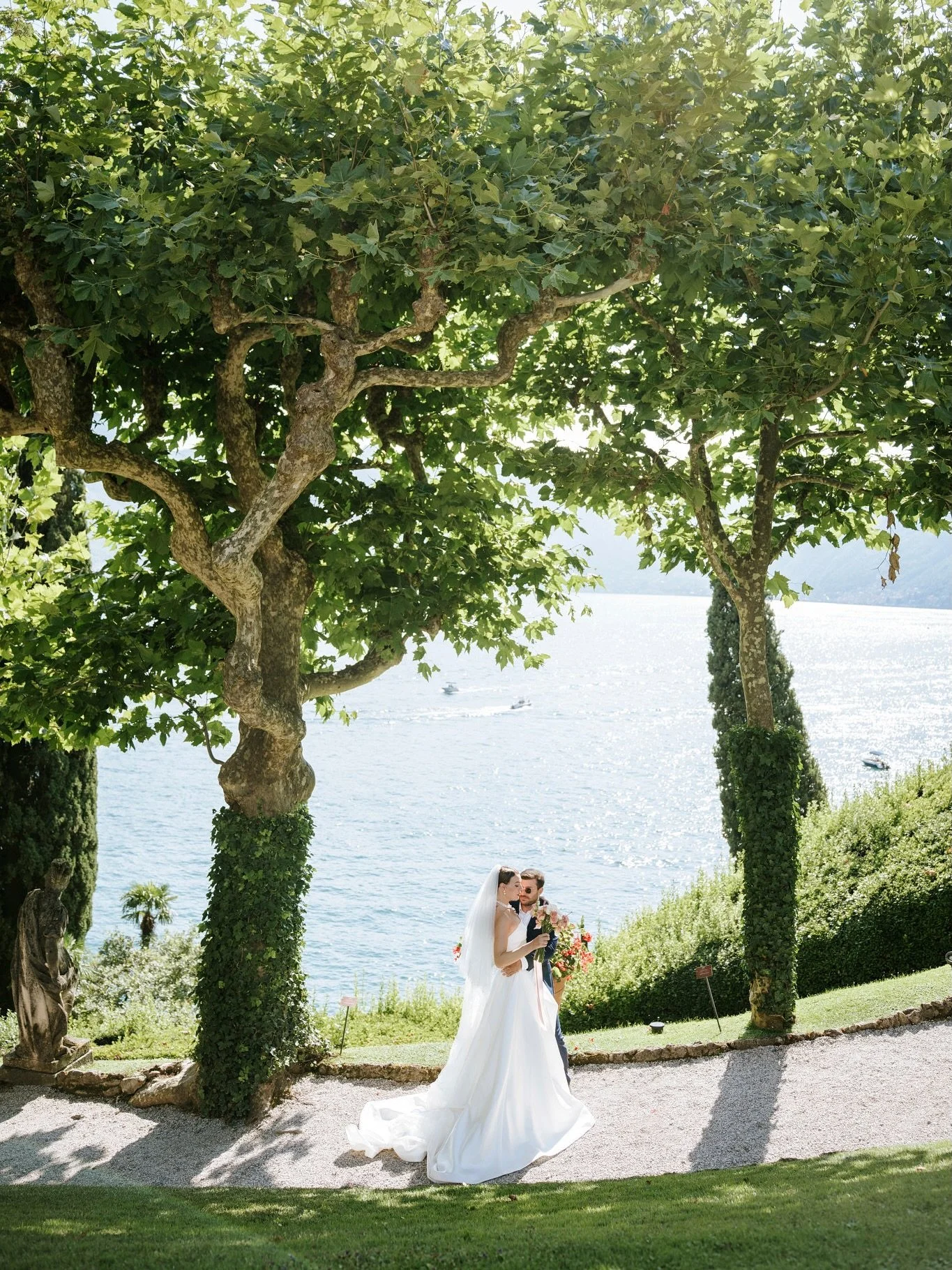 Villa Balbianello Lake Como wedding photography magic.
Probably one of my favourite places to shoot destination weddings.

#balbianellowedding #balbianello #destinationweddingphotographers