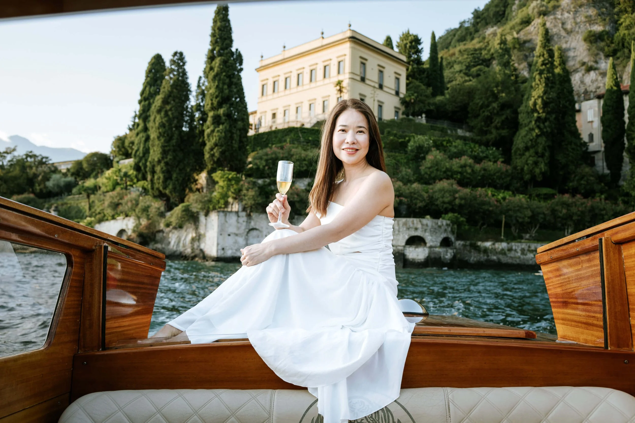 A Solo Photoshoot on Lake Como: Villa Monastero and a Boat at Golden Hour