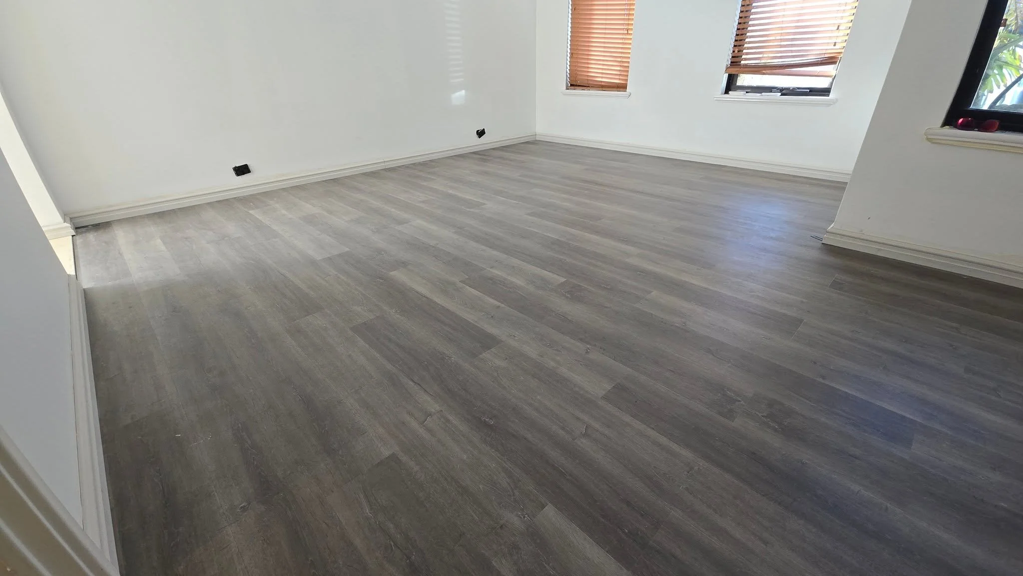 Hybrid floor installations