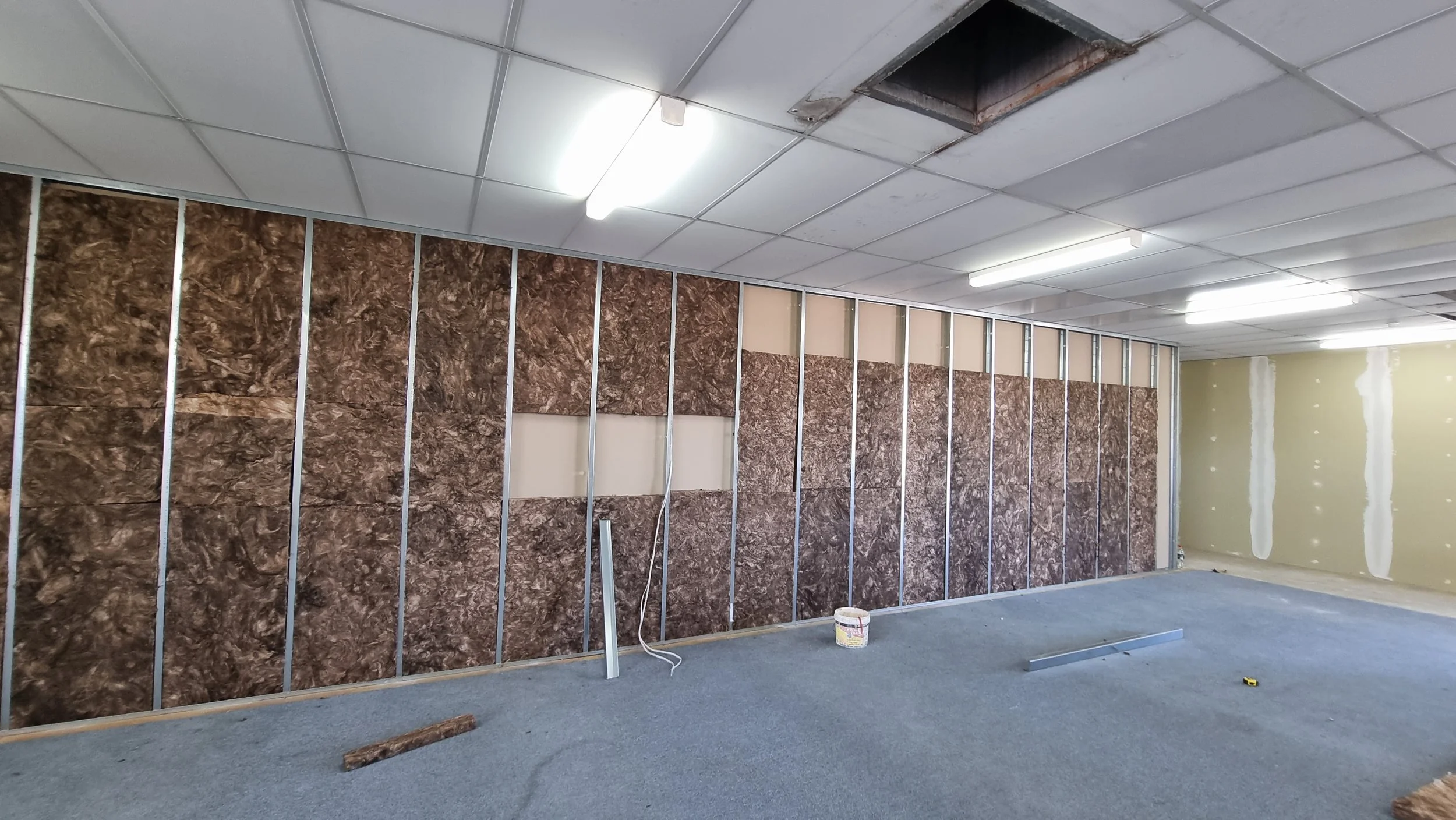 Plasterboard wall framing and insulation