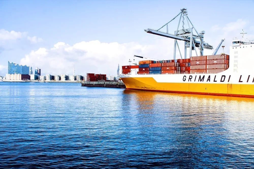 LOGISTICS — Fuel cost hedging and IFRS 9 compliance. First-time hedge accounting, clean audit.